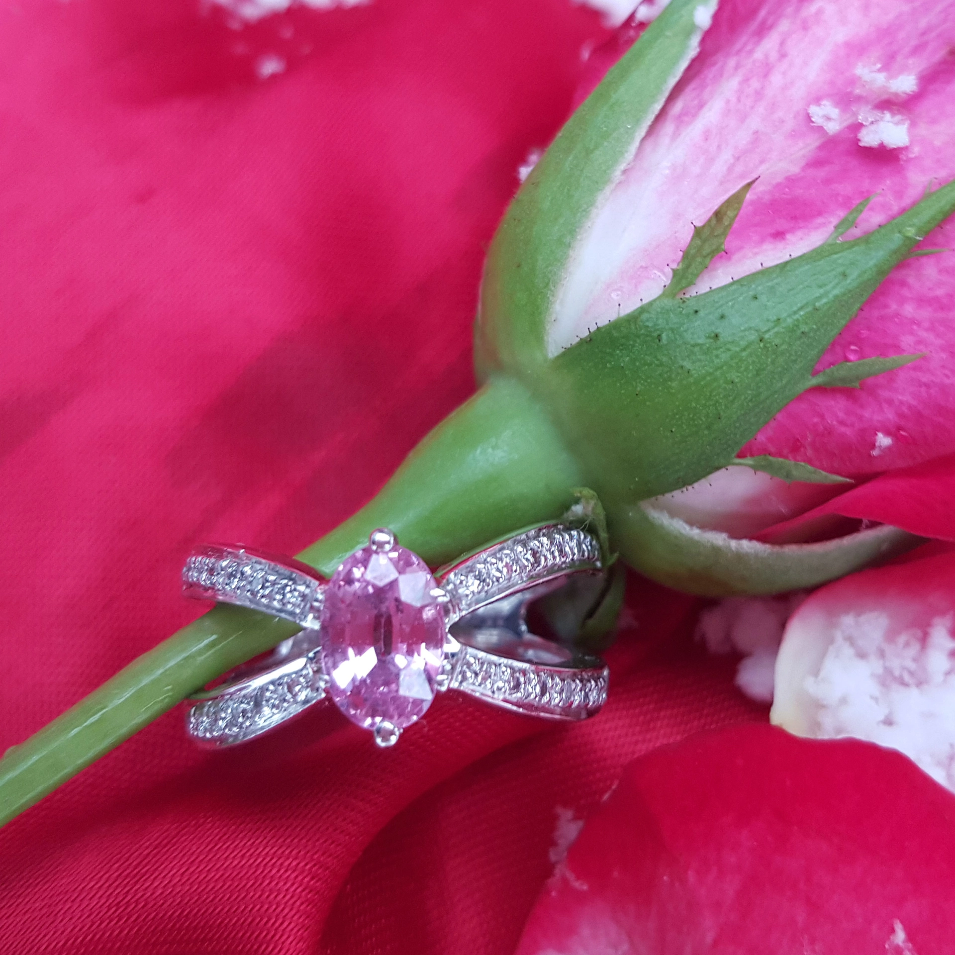 Rosa Saphir-Brillant-Ring-750er-Weißgold