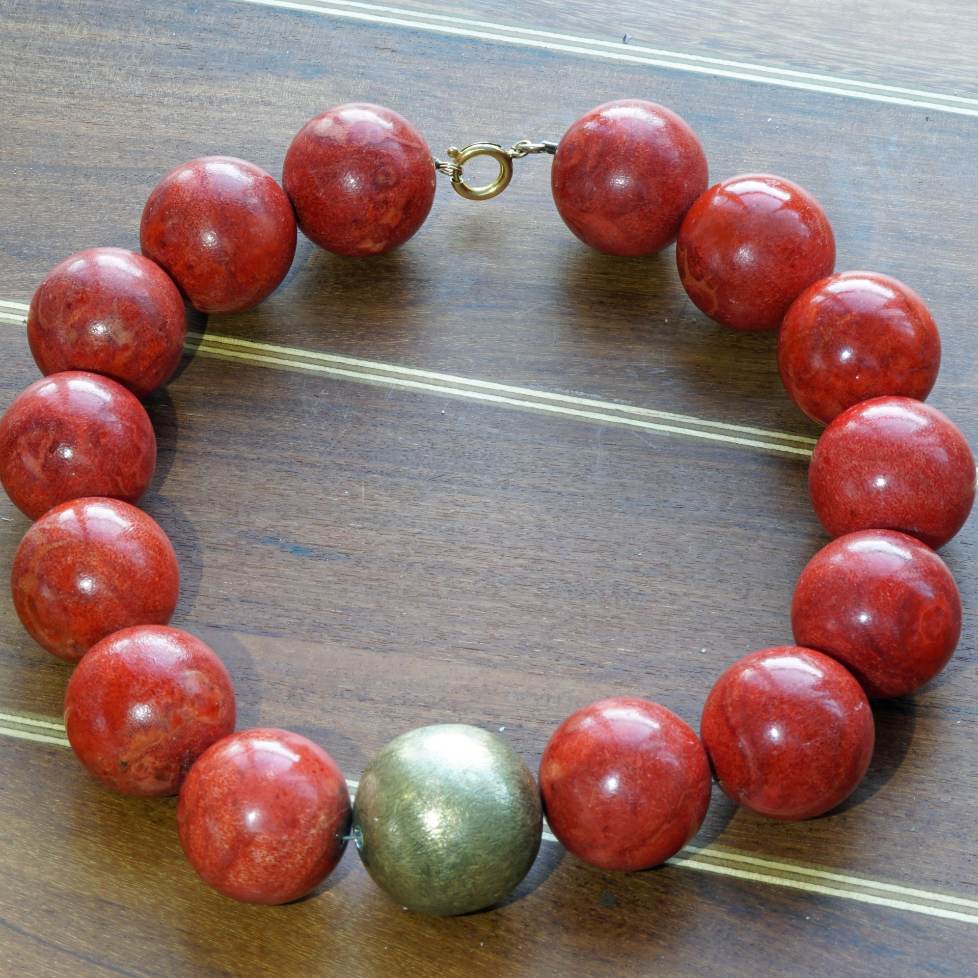 Avant-garde Necklace, very attractive, handcrafted, gold-plated silver Ball 