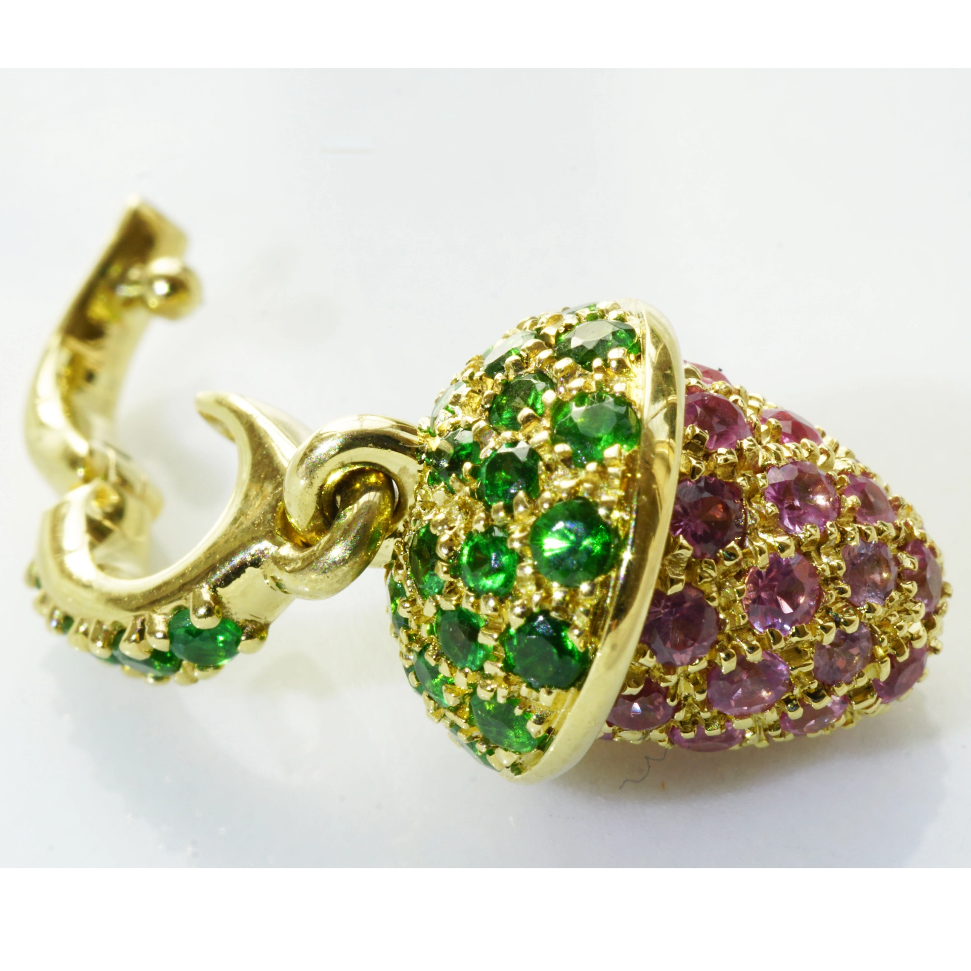 Tsavorithe Saphire Drop Pendant 18 kt Yellowgold.......sooo cute
