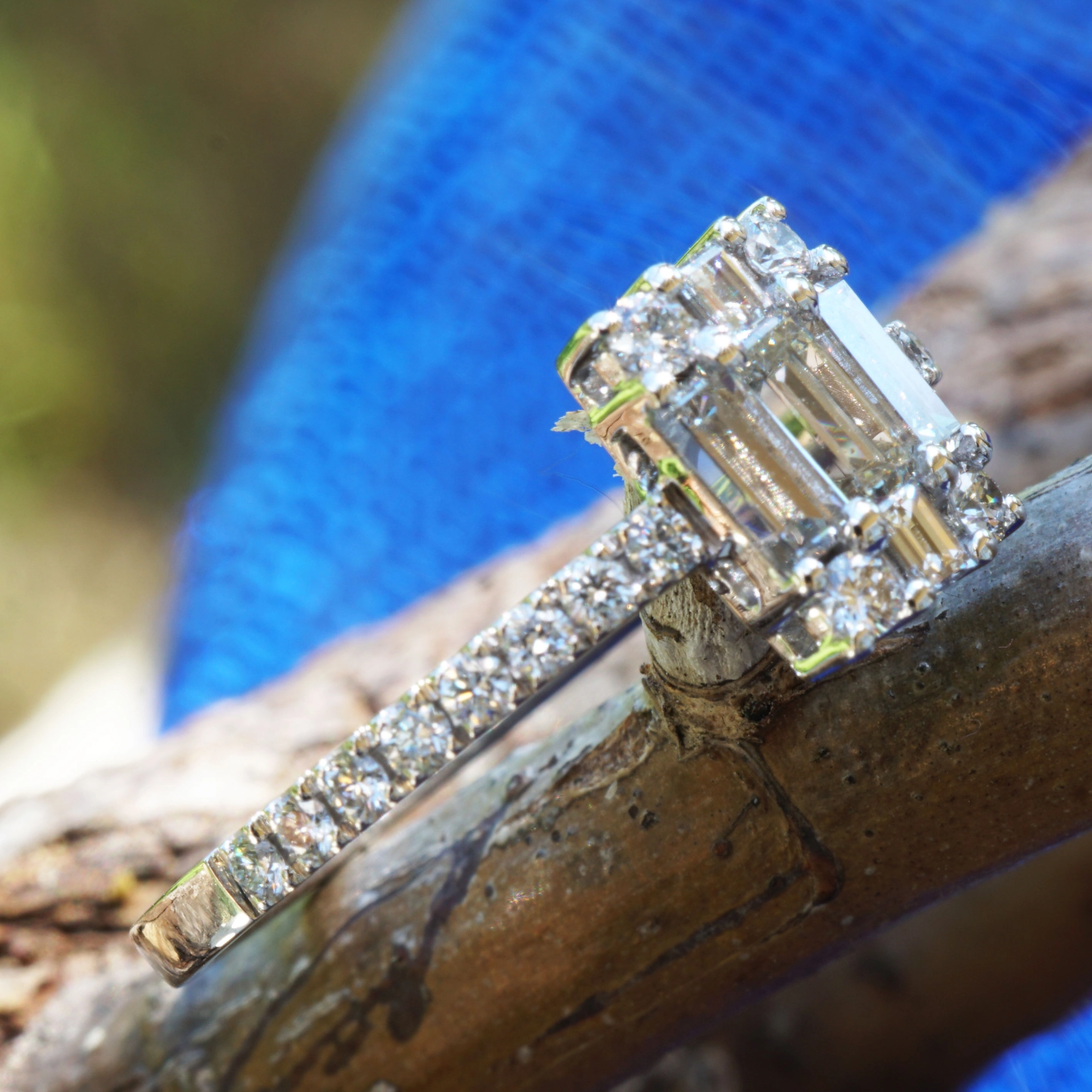 Diamond Ring 18 kt Whitegold 0.76 ct Loupeclean...Manufactured in Italy with Passion