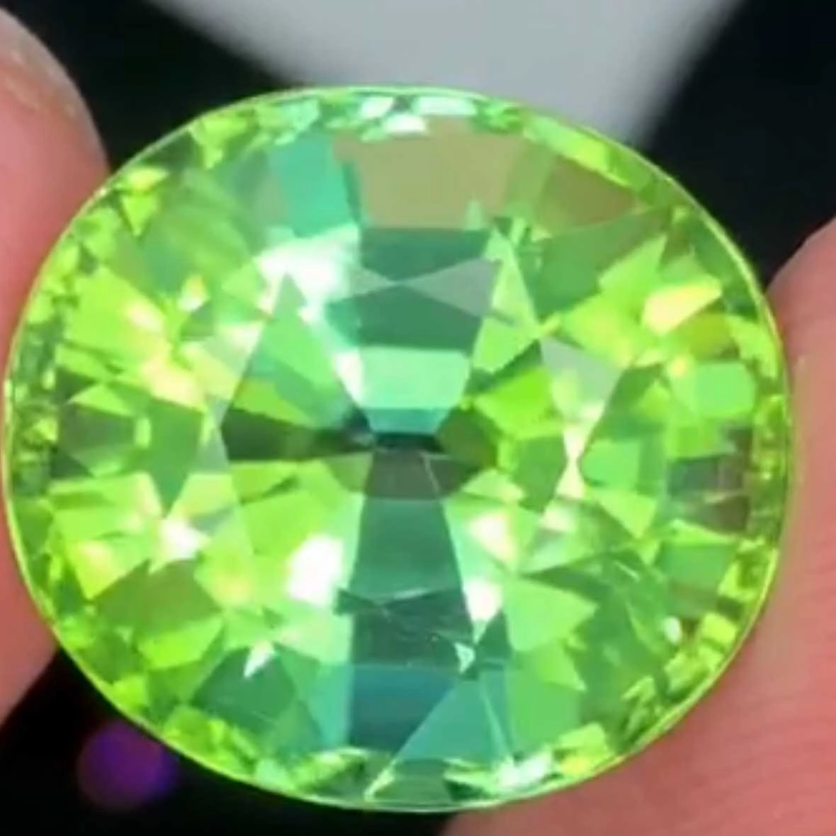 Jaba Tourmaline from Afghanistan green yellow 13.65 ct fine Color Loupeclean Investment Gemstone