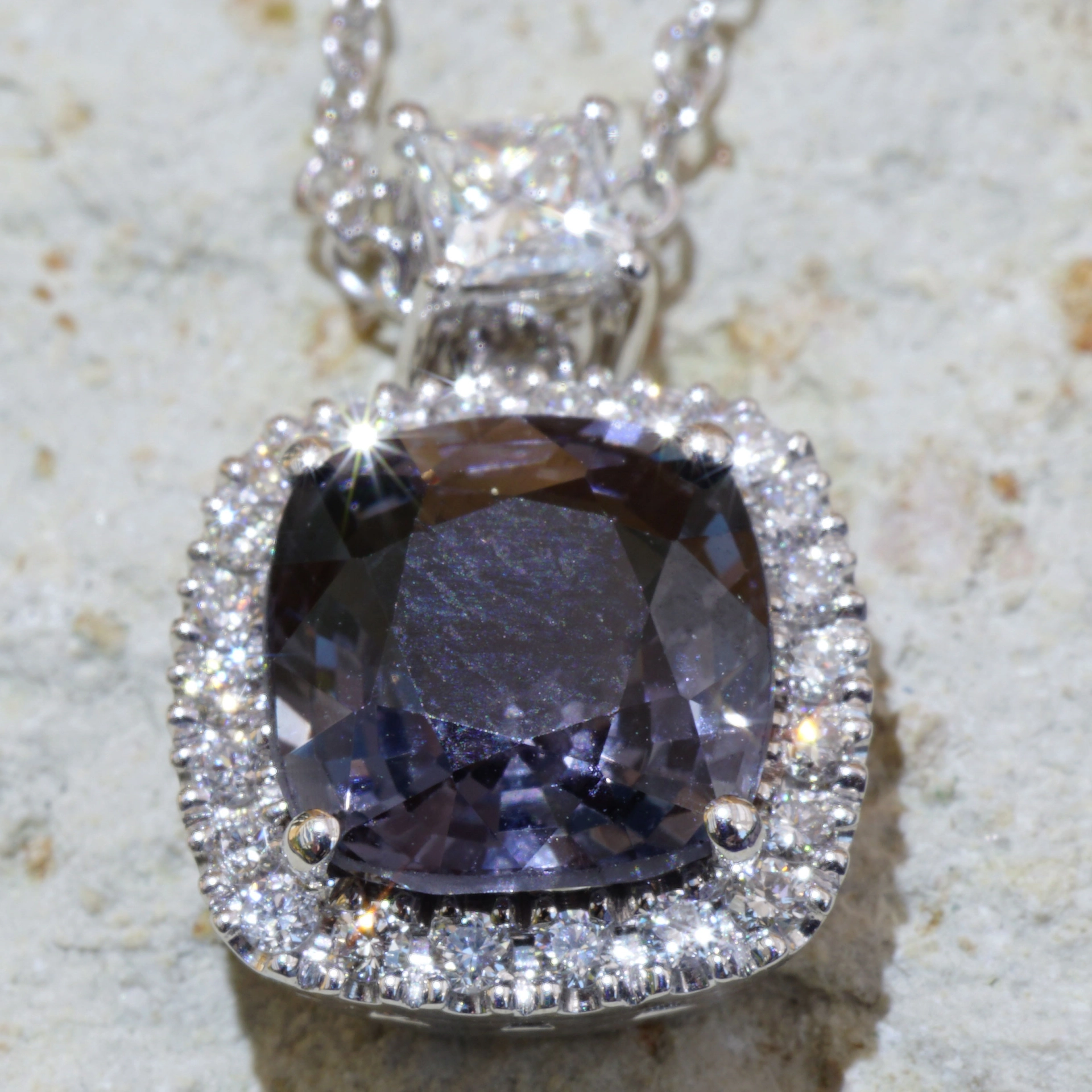 Grey-Blue Spinel Diamond Necklace 2.45 ct AAA+....Great Luminosity 18 kt Whitegold