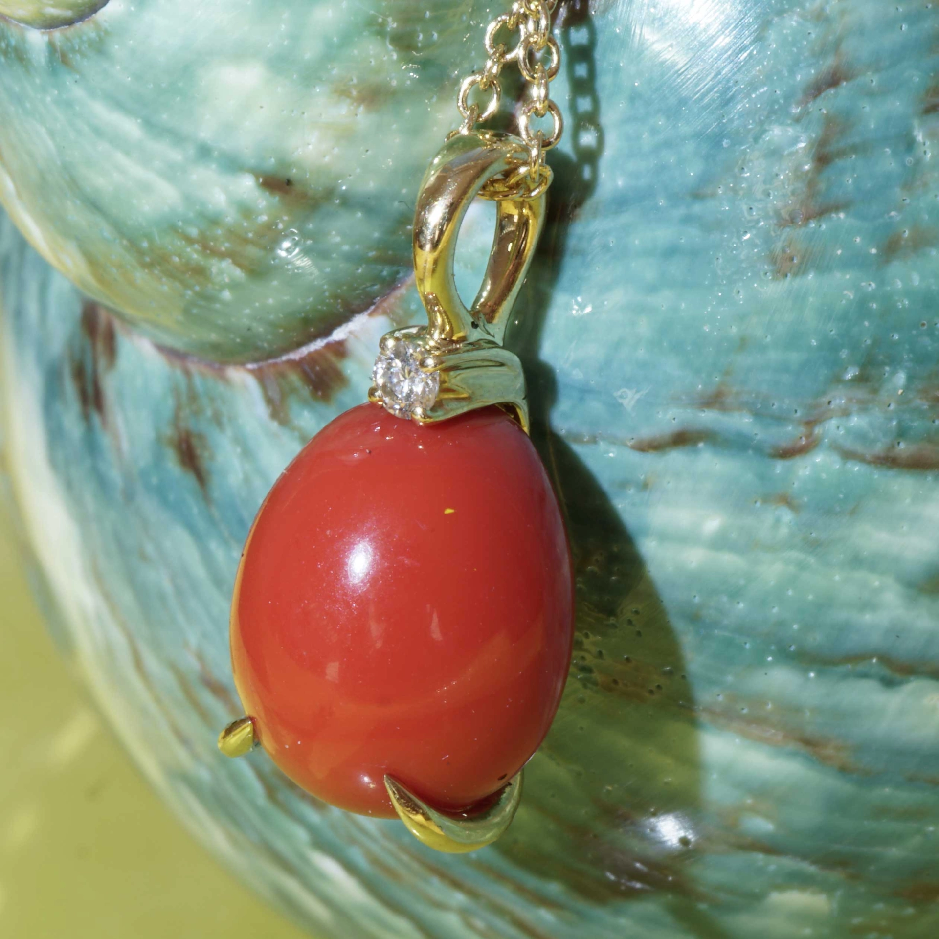 Drop Pendant...soo sweet...with coral and Diamond...made in Italy