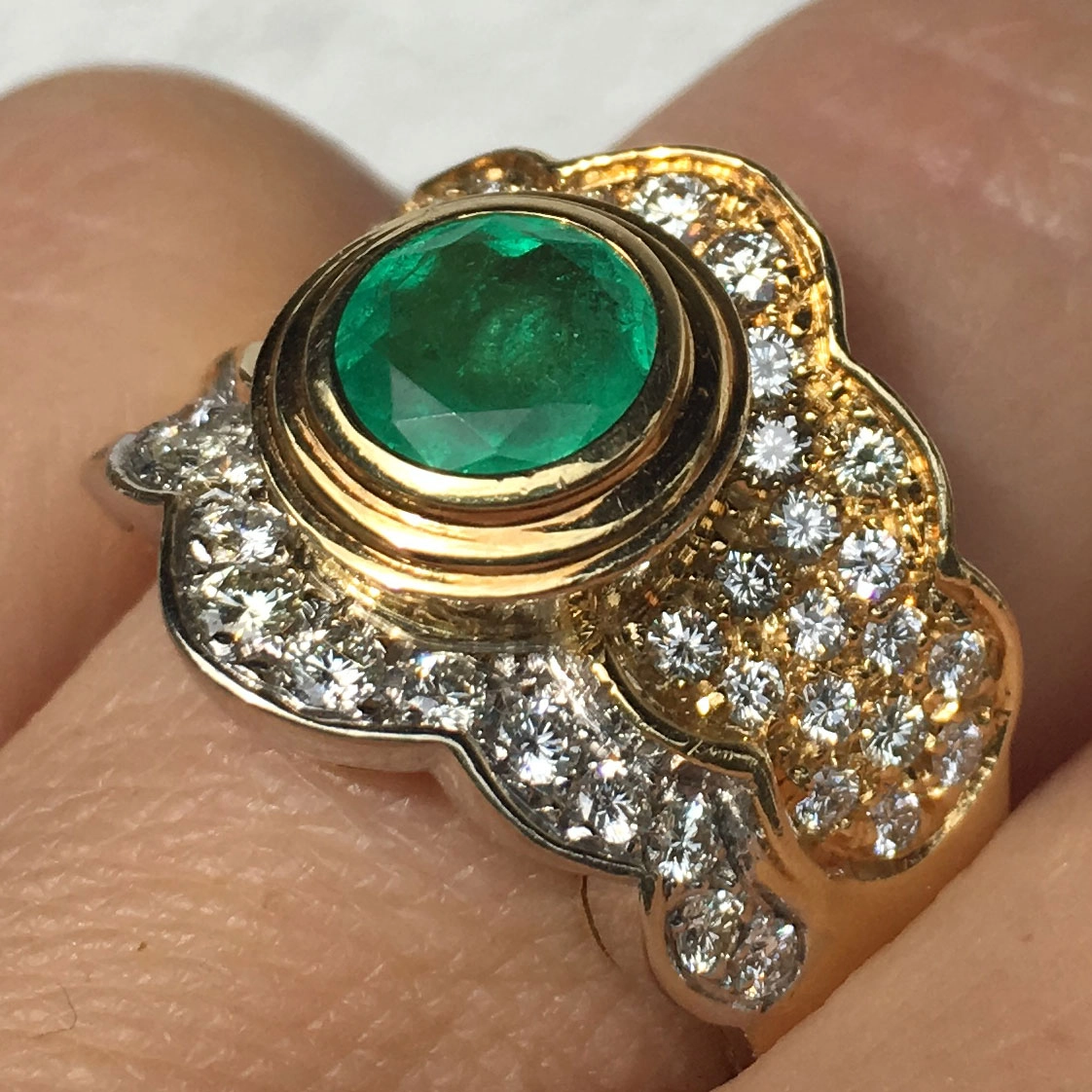 Nobel-Smaragd-Brillant-Ring.750er-Gelbgold