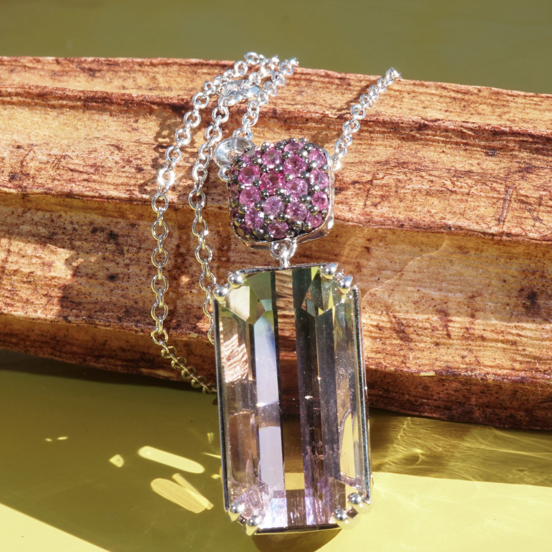 TOP Tourmaline Saphire Brilliant Pendant in 750 White Gold green-pink bicolor 12.57 ct Afghanistan