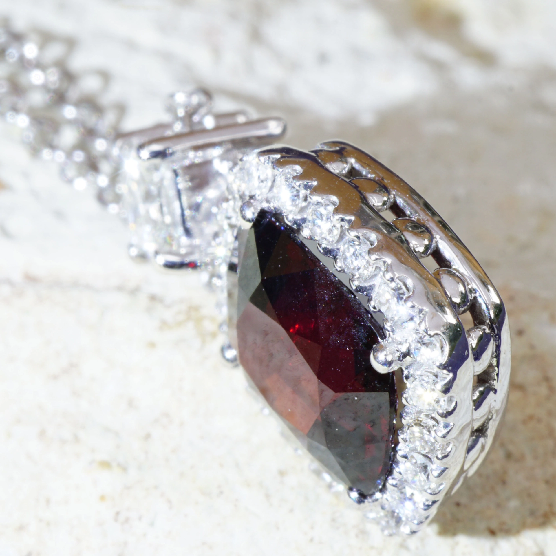 Red Spinel Diamond Necklace 1.63 ct AAA+....Great Luminosity 18 kt whitegold