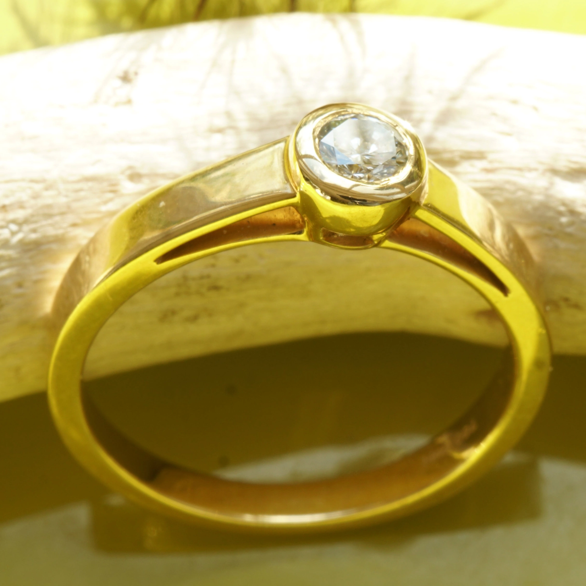 Solitaire Brilliant Ring 0.23 ct TCR VVS2 750 Yellowgold 3.9 mm D. Great Brilliance