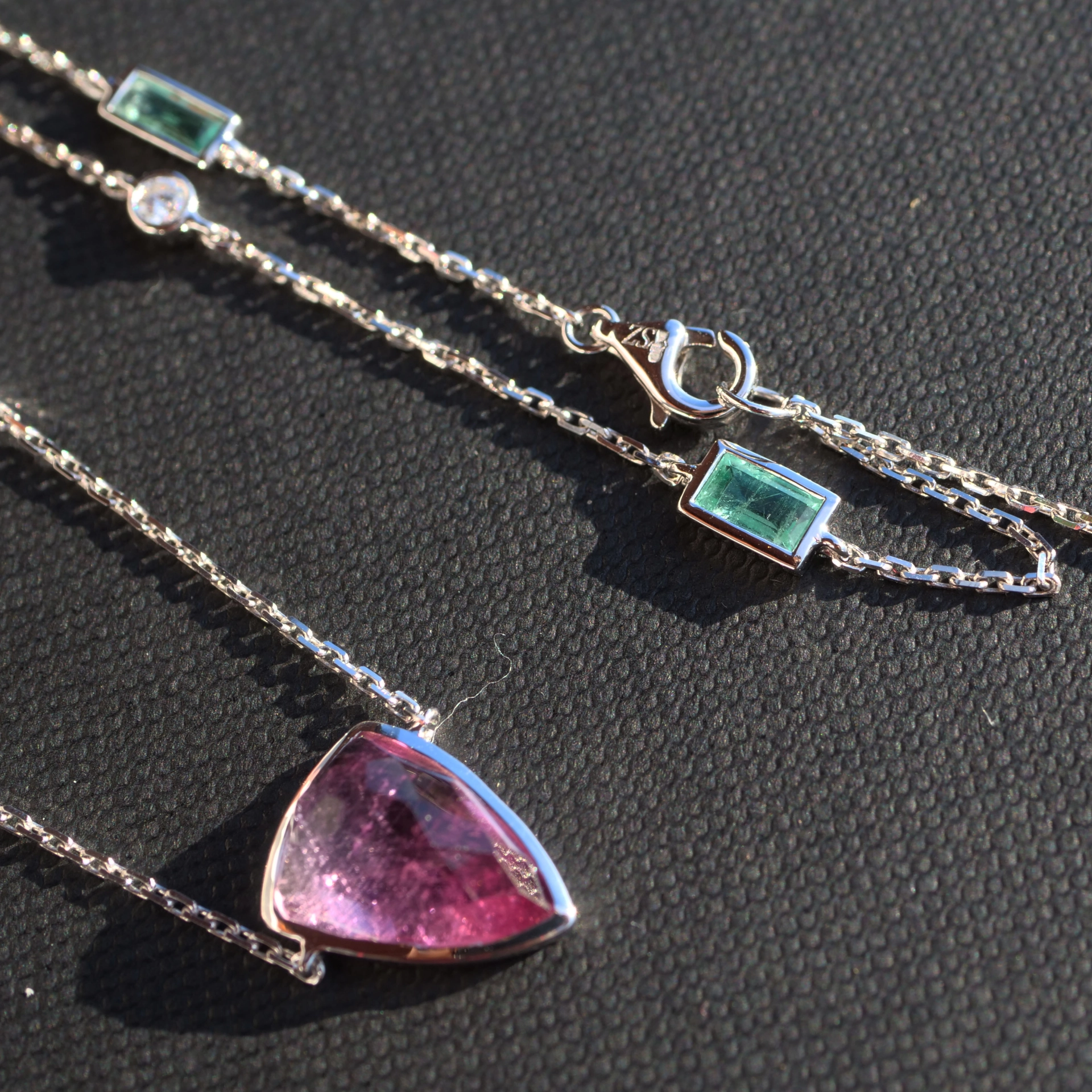Modern Dream Necklace with kolumbian Emeralds and a Rosecut Turmalin