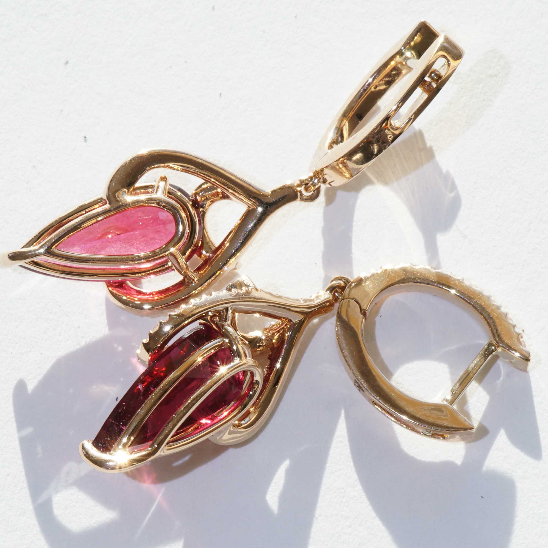 Rubellite Brilliant Earrings 750 Rose Gold 6 ct 0.70 ct.. Exception Tourmalines from Mozambique AAA+ it doesn't get any better