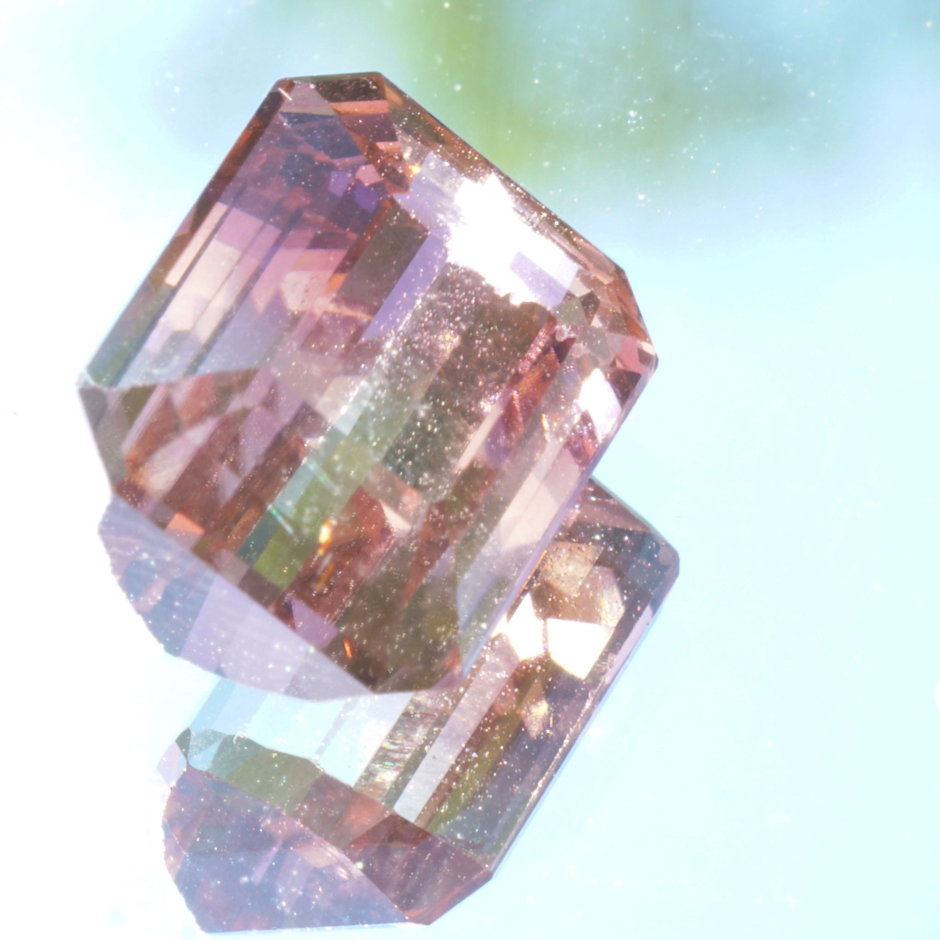Dreamgem 8,5 x 7,2 x 5  mm Turmalin 2.85 ct Dreamcolor sunset eyclean  brilliance and cut very good