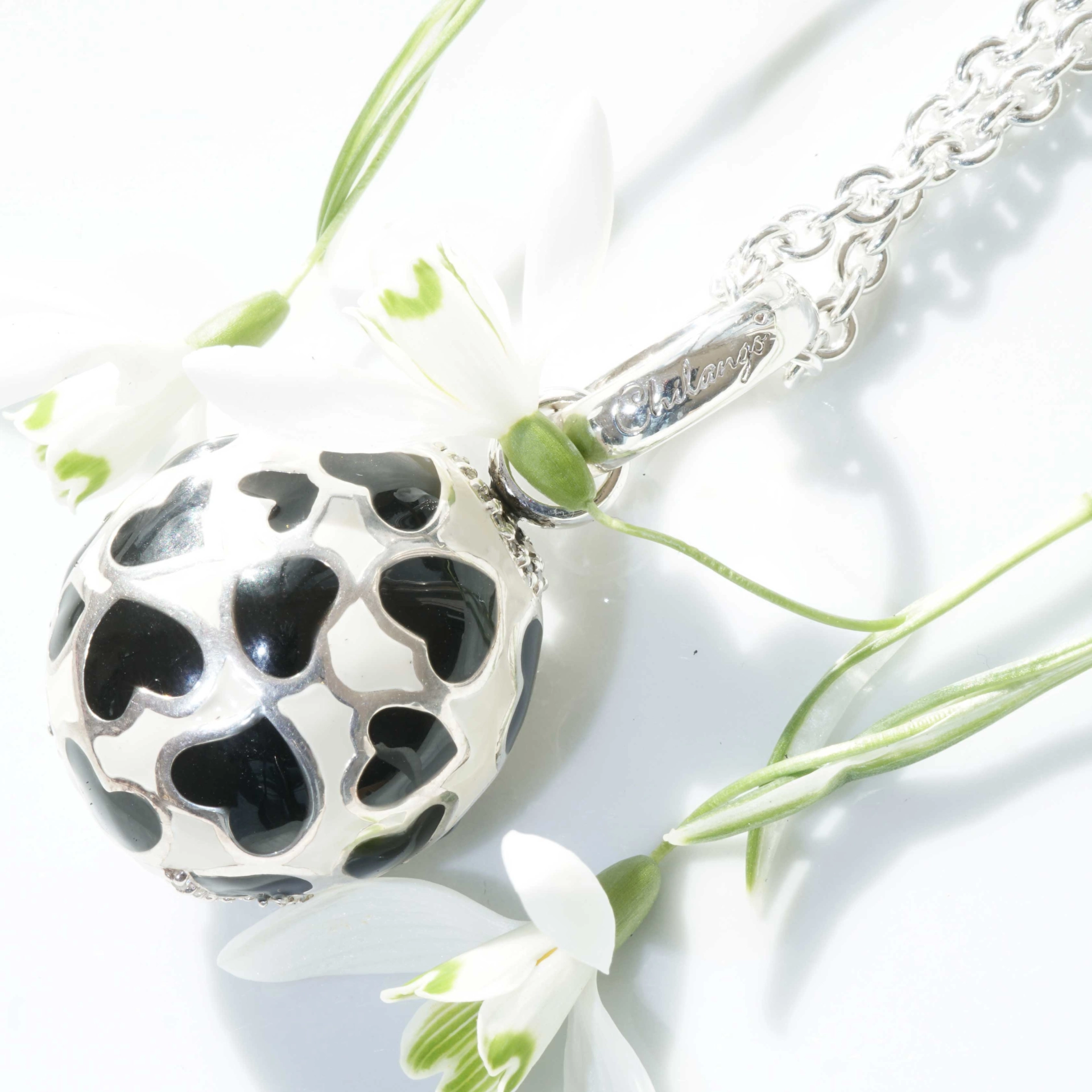 Chilango Pendant Faberge Style Heart Black / White 925 Silver Enamel