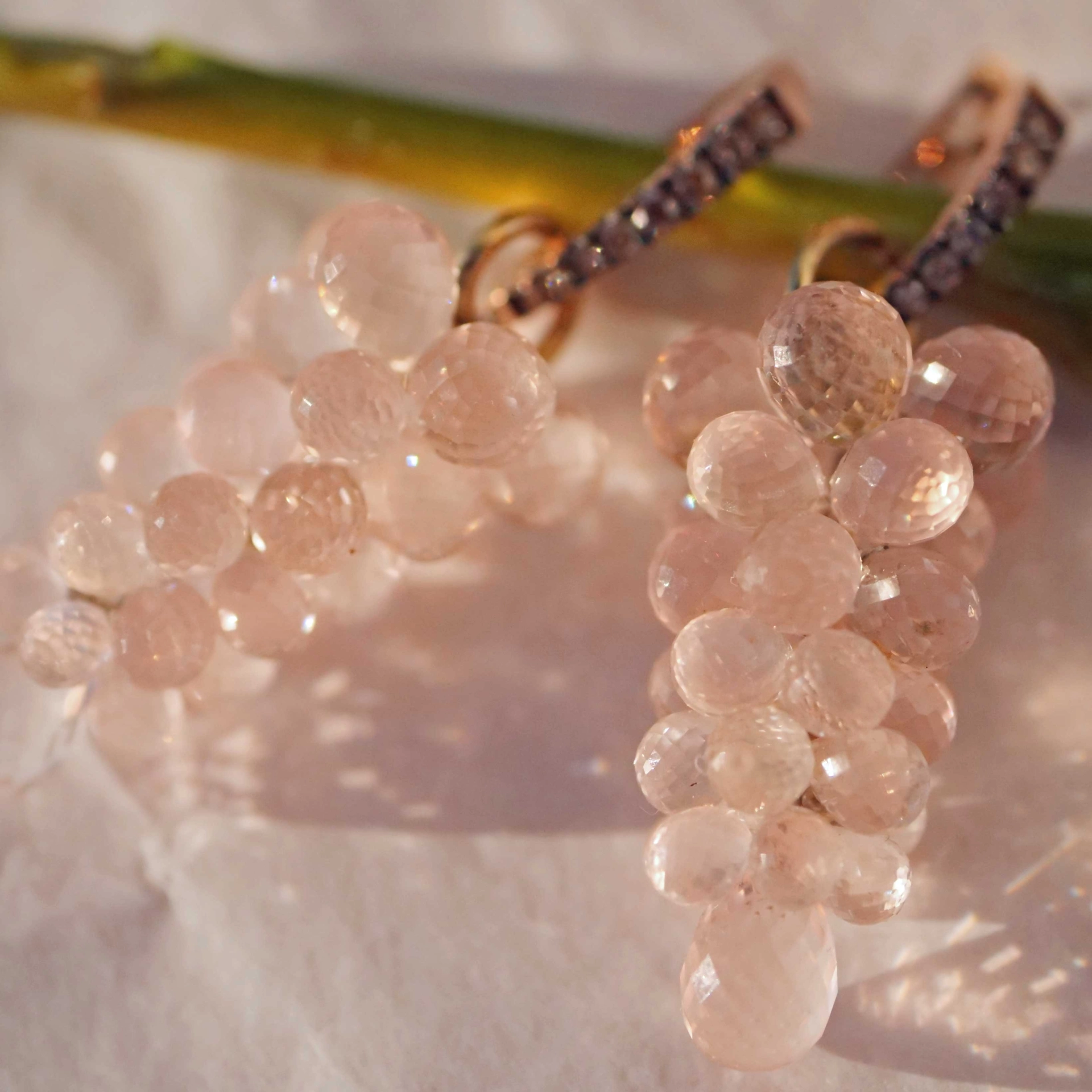 Grape Pendant Rose Quartz 14kt Yellow Gold 16.5 ct....skillfully made