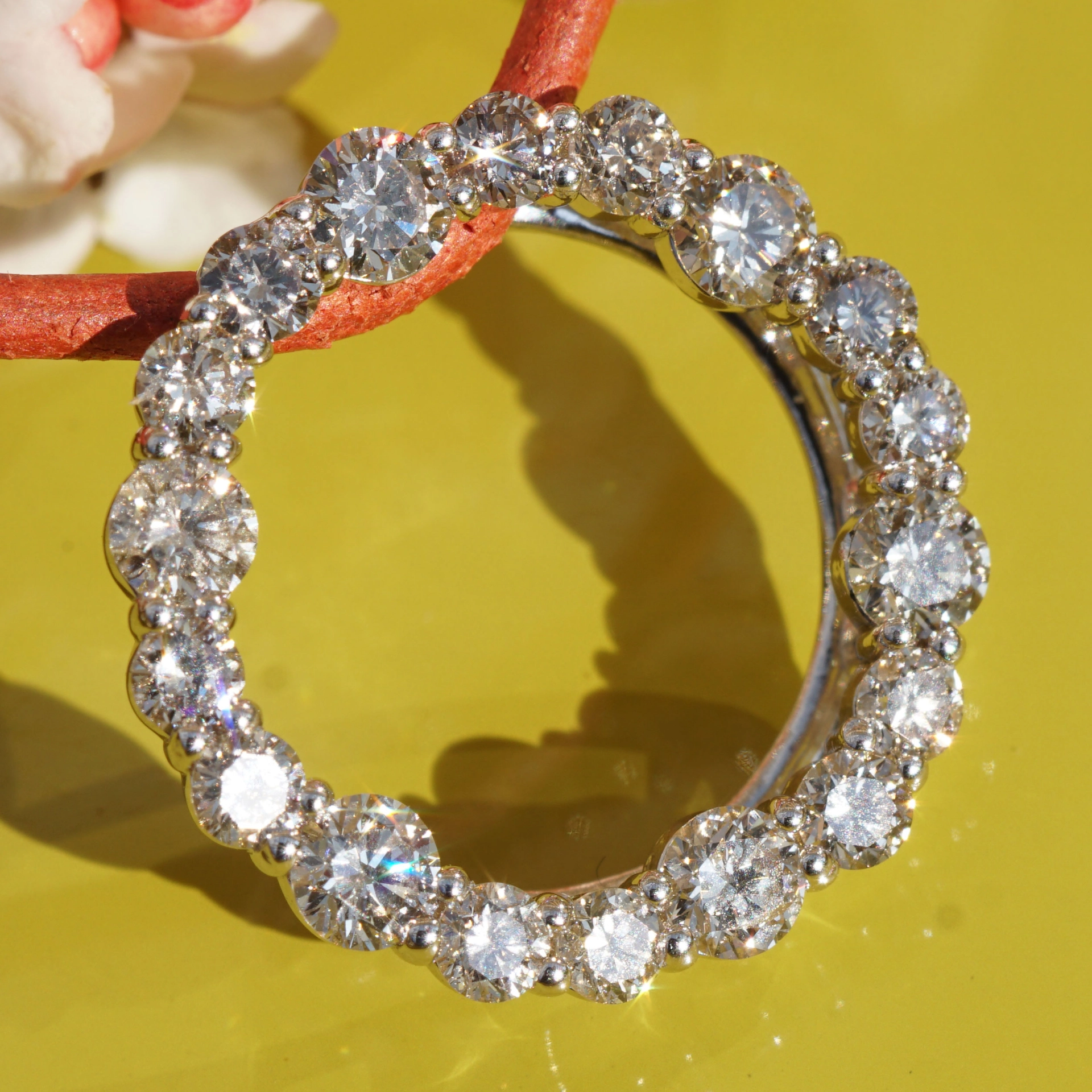 Brillant Anhänger 1 ct W SI 750er Gold 17 mm D. m. Kette 44,5 cm lang