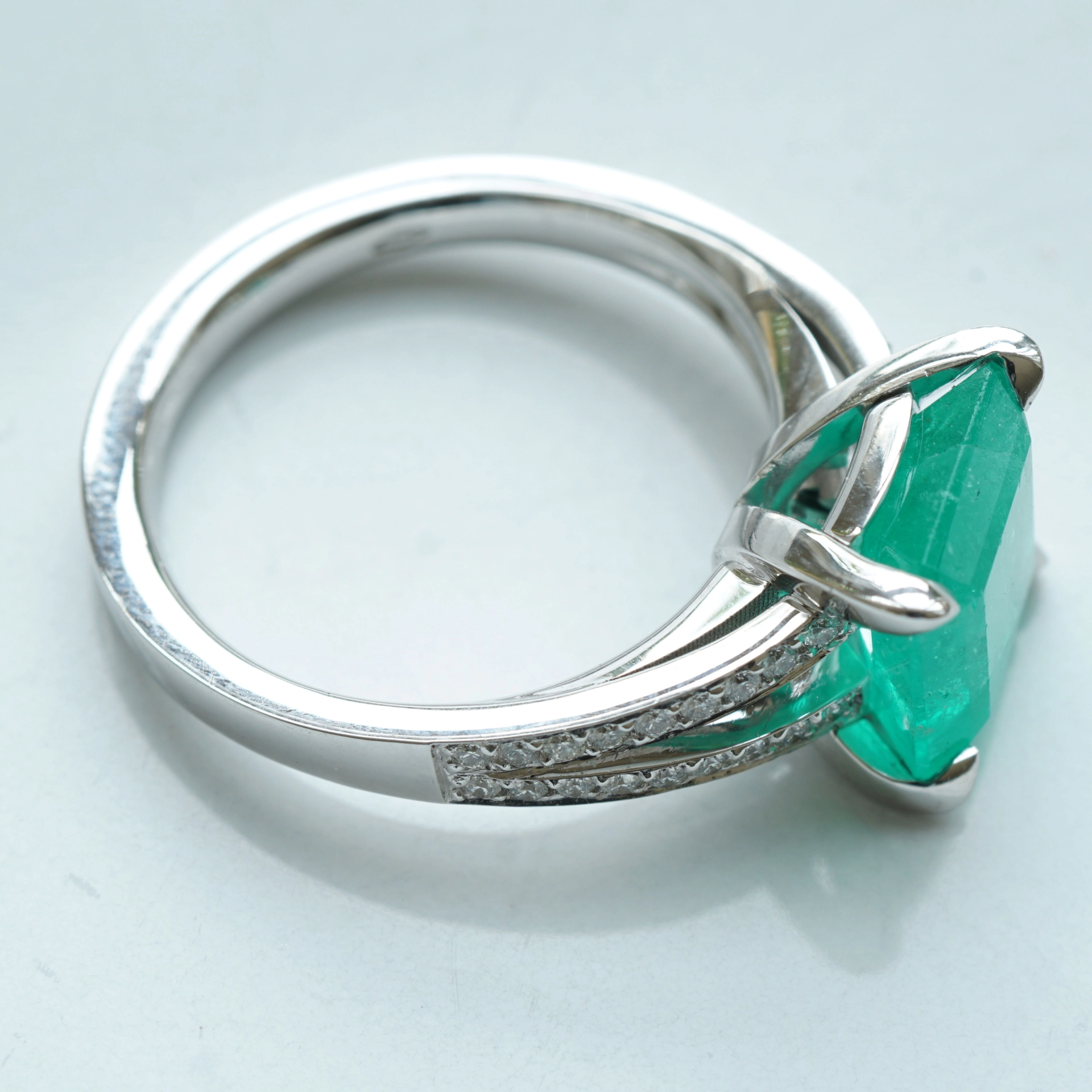 Smaragd Brillant Ring 750er Weissgold 7.82 ct 0.21 ct designed in Valenza