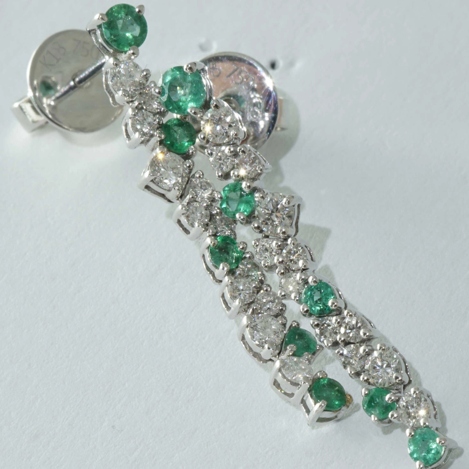 Emerald Brilliant Earrings 18 kt White Gold...for a glorious Appearance