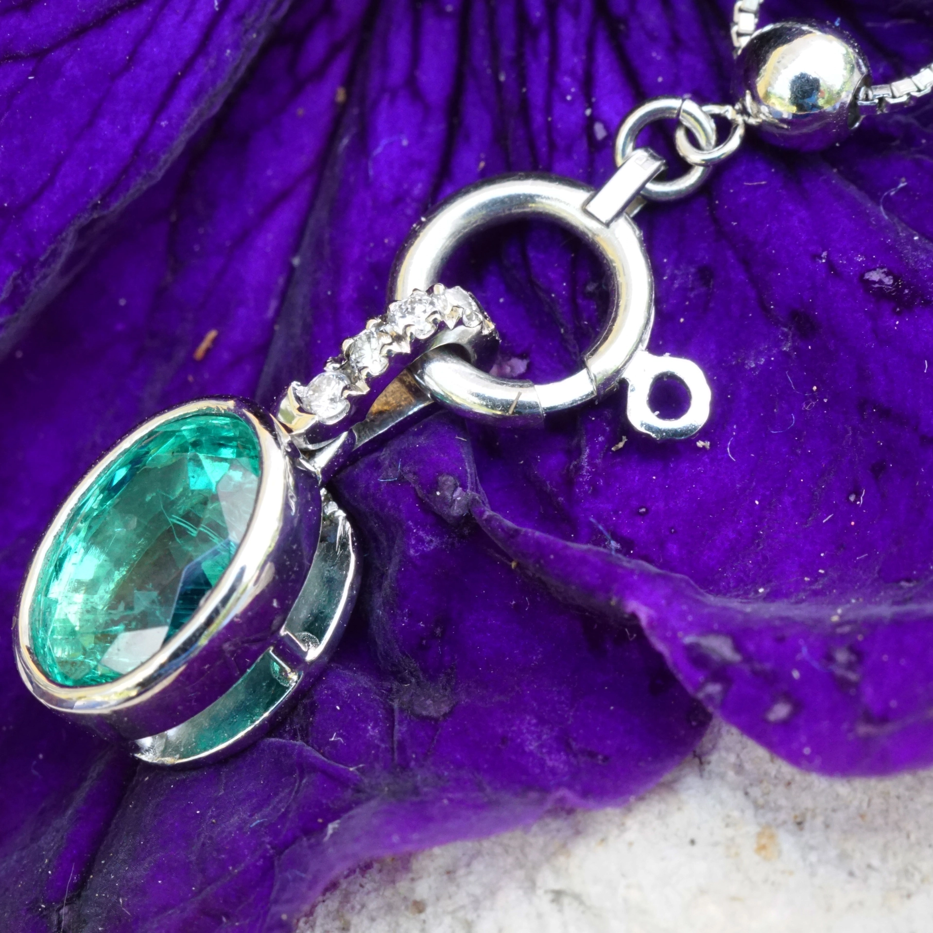 Emerald Pendant Platinium  0.904 ct ..real Colombians are fun