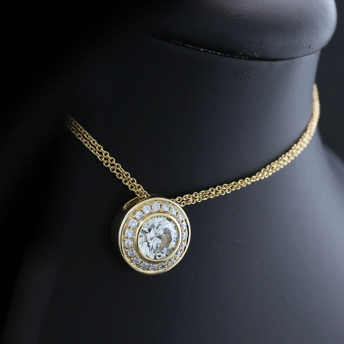 Briilant-Anhänger m. Kette, 750er-Gelbgold, 2.26 ct