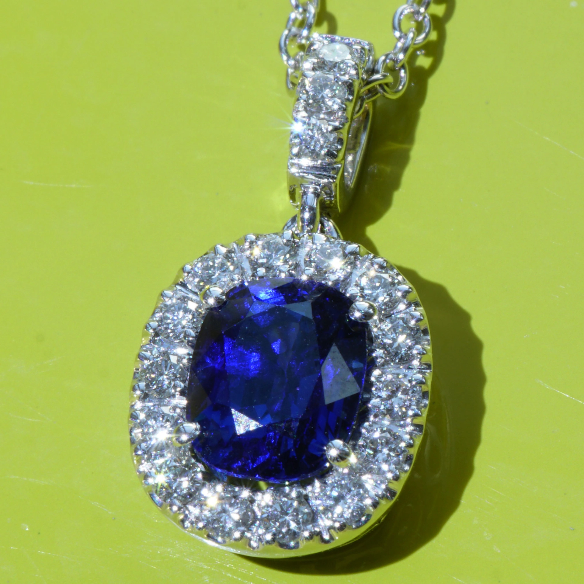 Top Saphire Brilliant Pendant with Chain 18 kt White Gold 1.14 ct AAA+