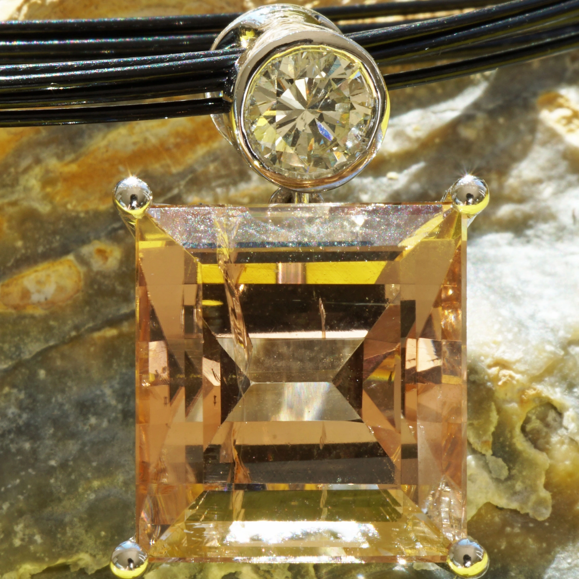 Morganit 9 ct...... amazing Color with IGI Diamond