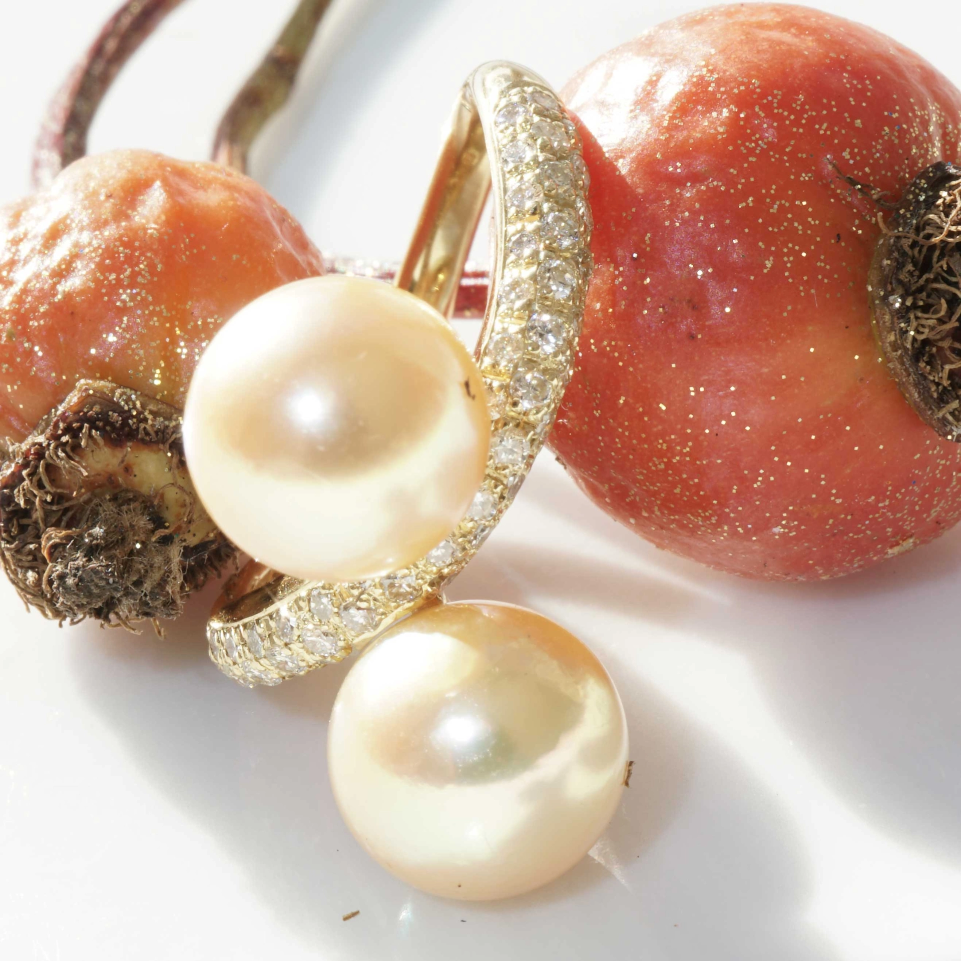 Southsea Pearl Brilliant Ring 18 kt Yellow Gold 0.51 ct W / VS-SI very elegant