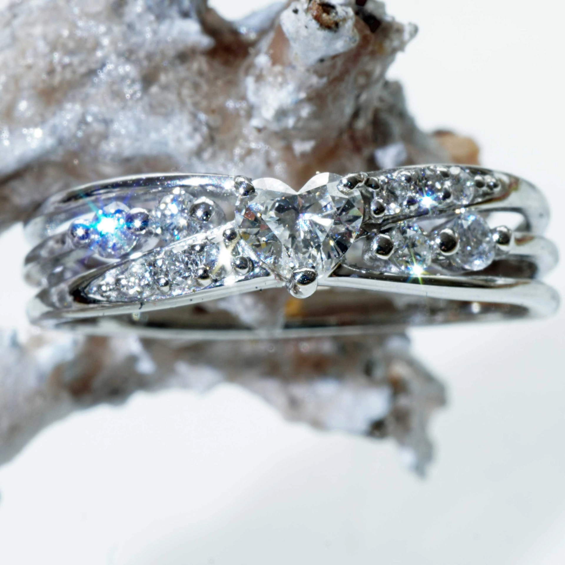 Heart Diamond Platinum Ring TW VVS beautiful solid Design 19x8x3 mm
