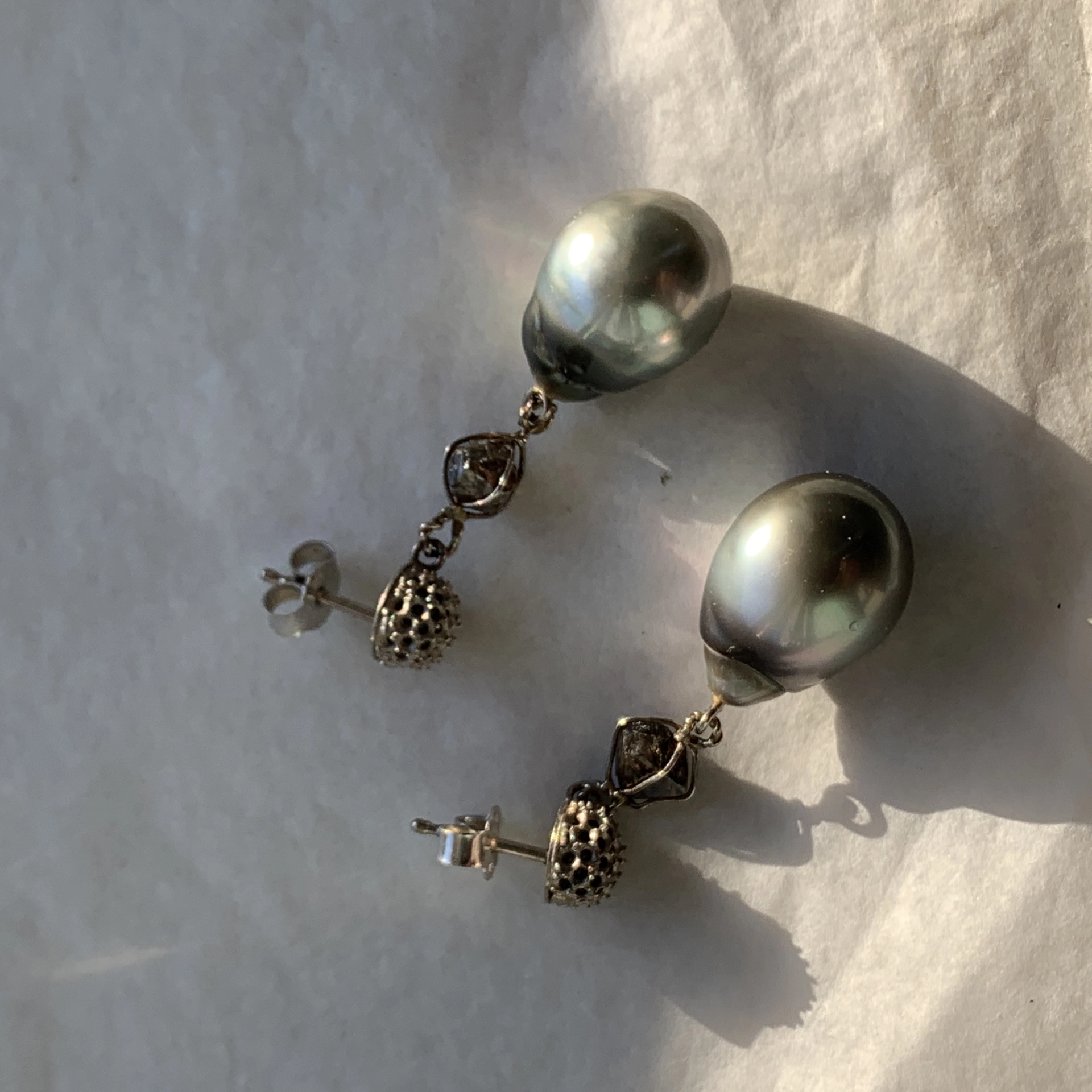 Tahitian cultured Pearl Diamond Earrings 750 White Gold....Rock Story 
