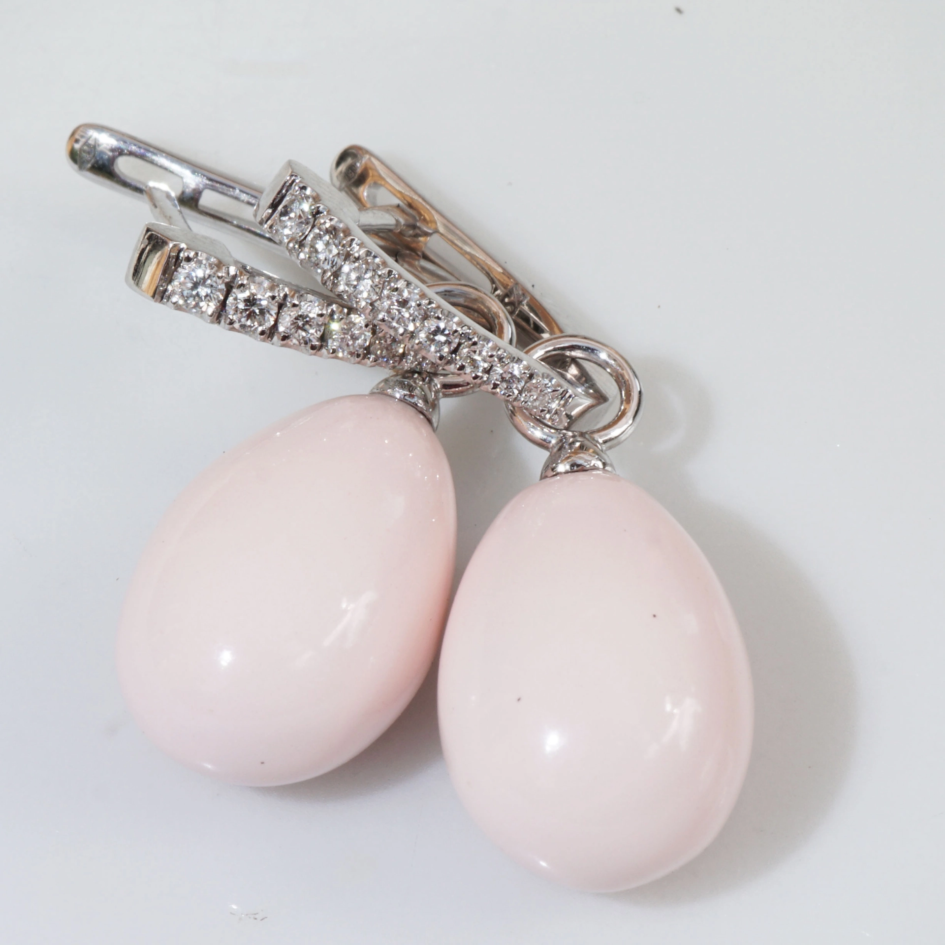 Fine Angel Skin Drop Brilliant Earrings 18 kt White Gold...sooo elegant