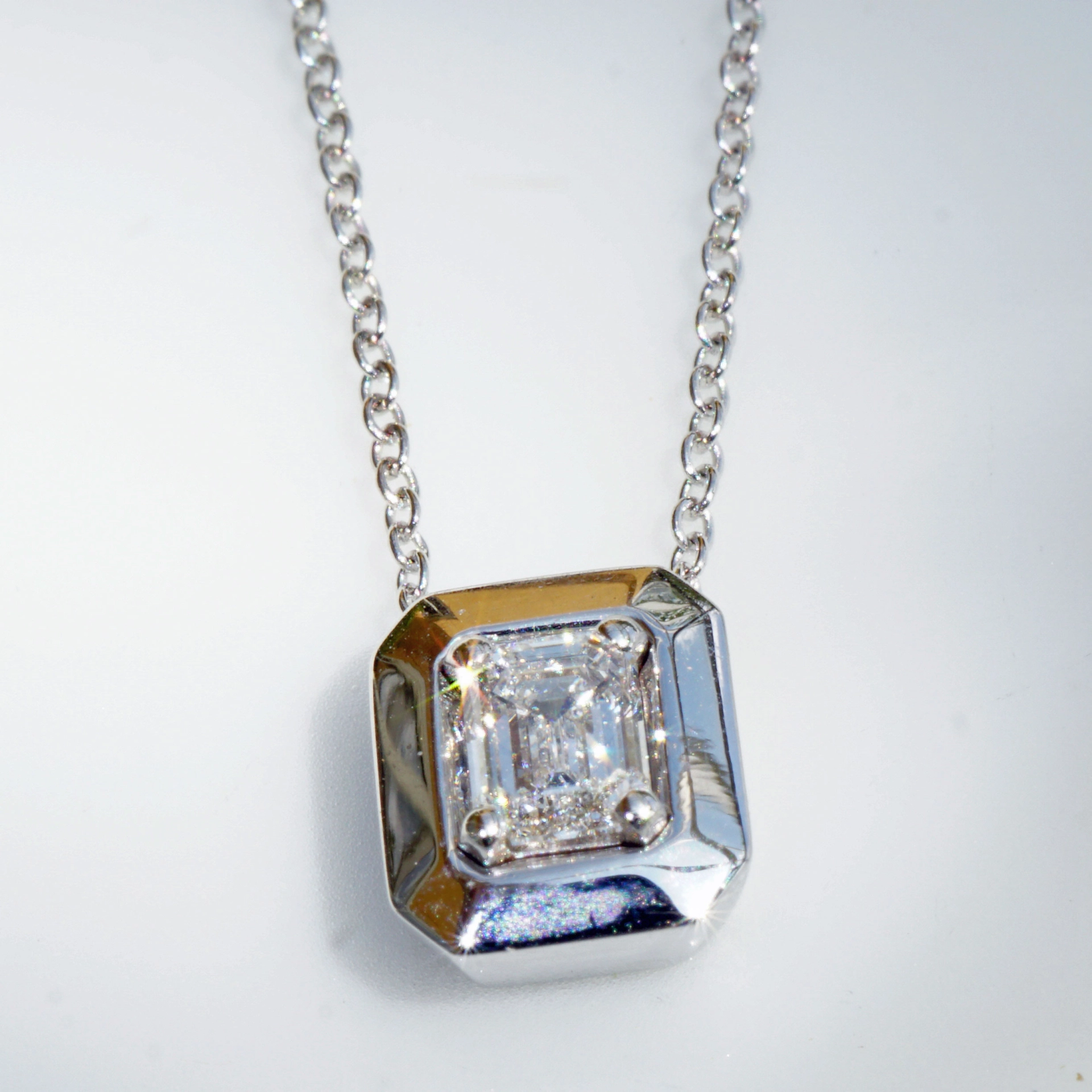 Diamond Emeraldcut Necklace GIA Certificate 0.30 ct River E VVS 18kt Whitegold