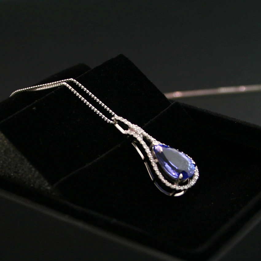 Tansanit-Brillant-Anhänger, 900/-Platin mit Kette in 850/-Platin