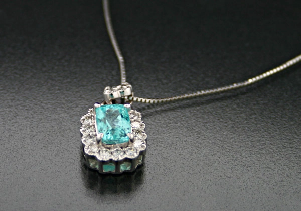 Paraiba-Turmalin-Anhänger, 750/-WG.