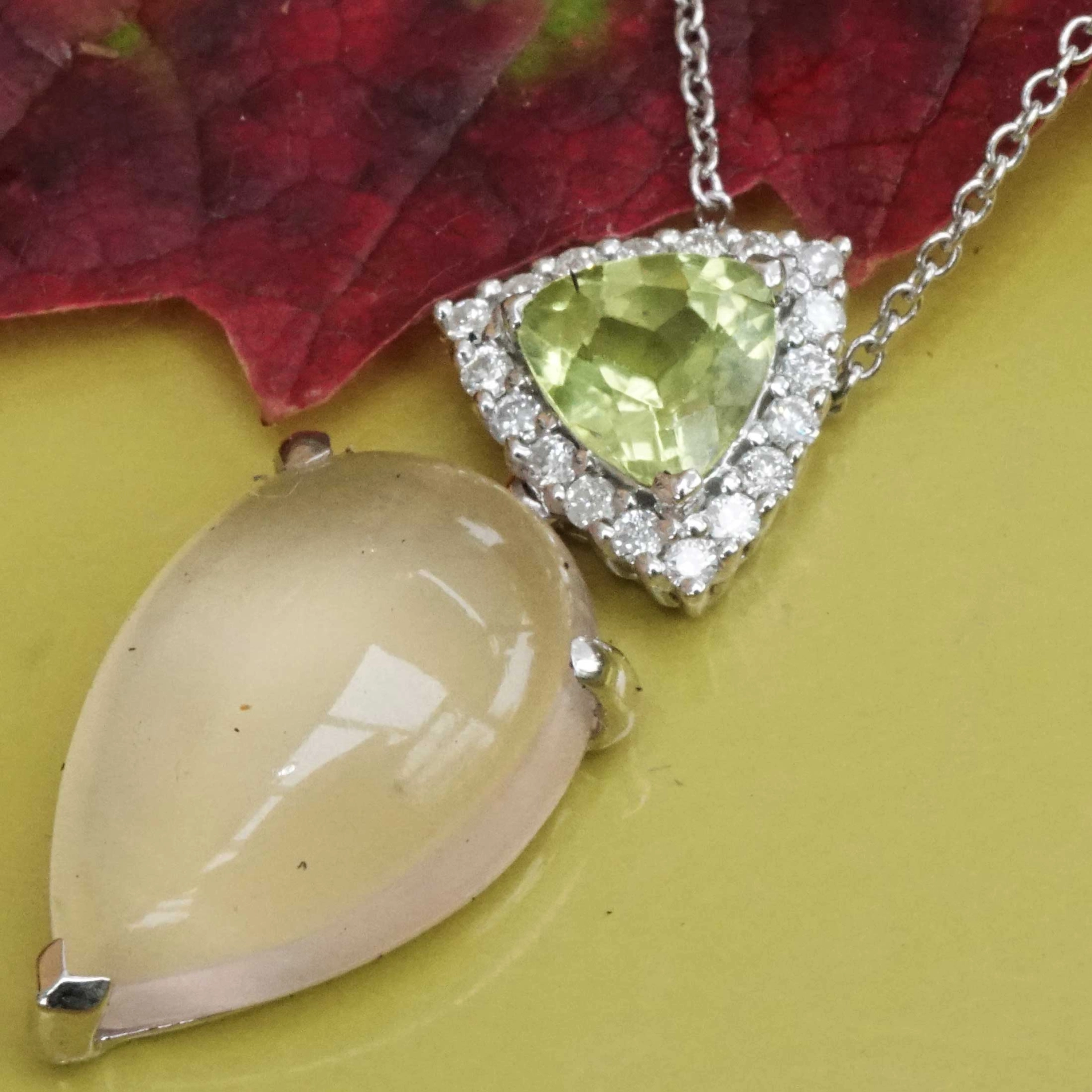 Rose Quartz Peridot Pendant with Chain 18 kt White Gold...lovely pastelcolor