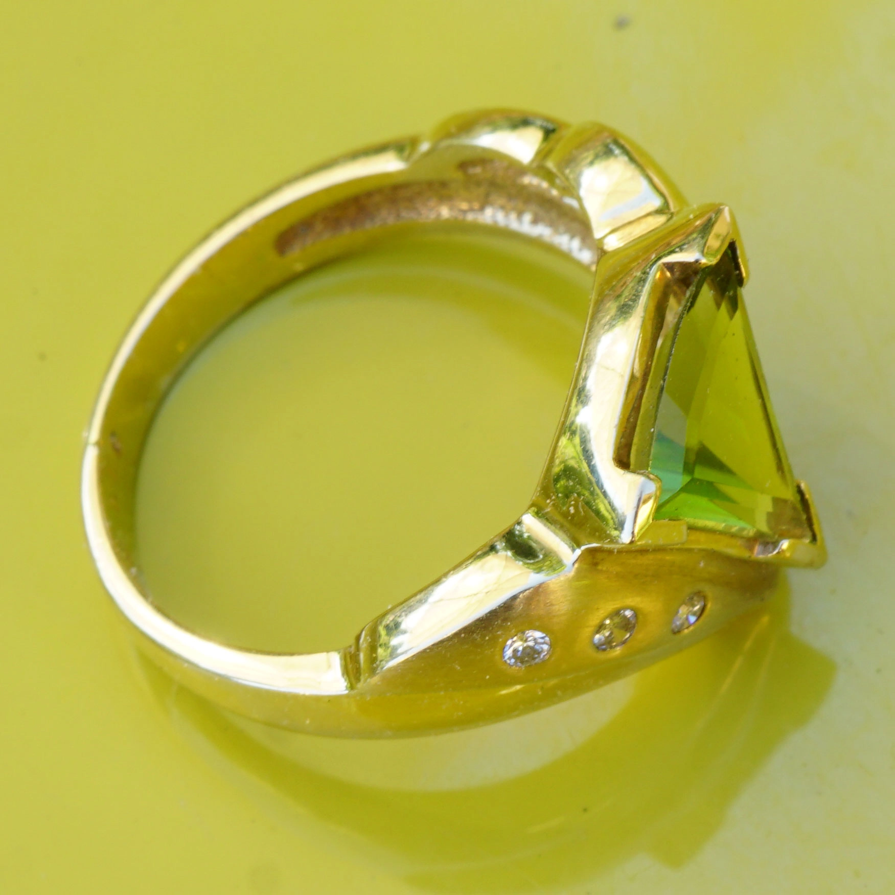 Peridot Brillant Ring 585er Gelbgold  0.06 ct W VS .....green energy