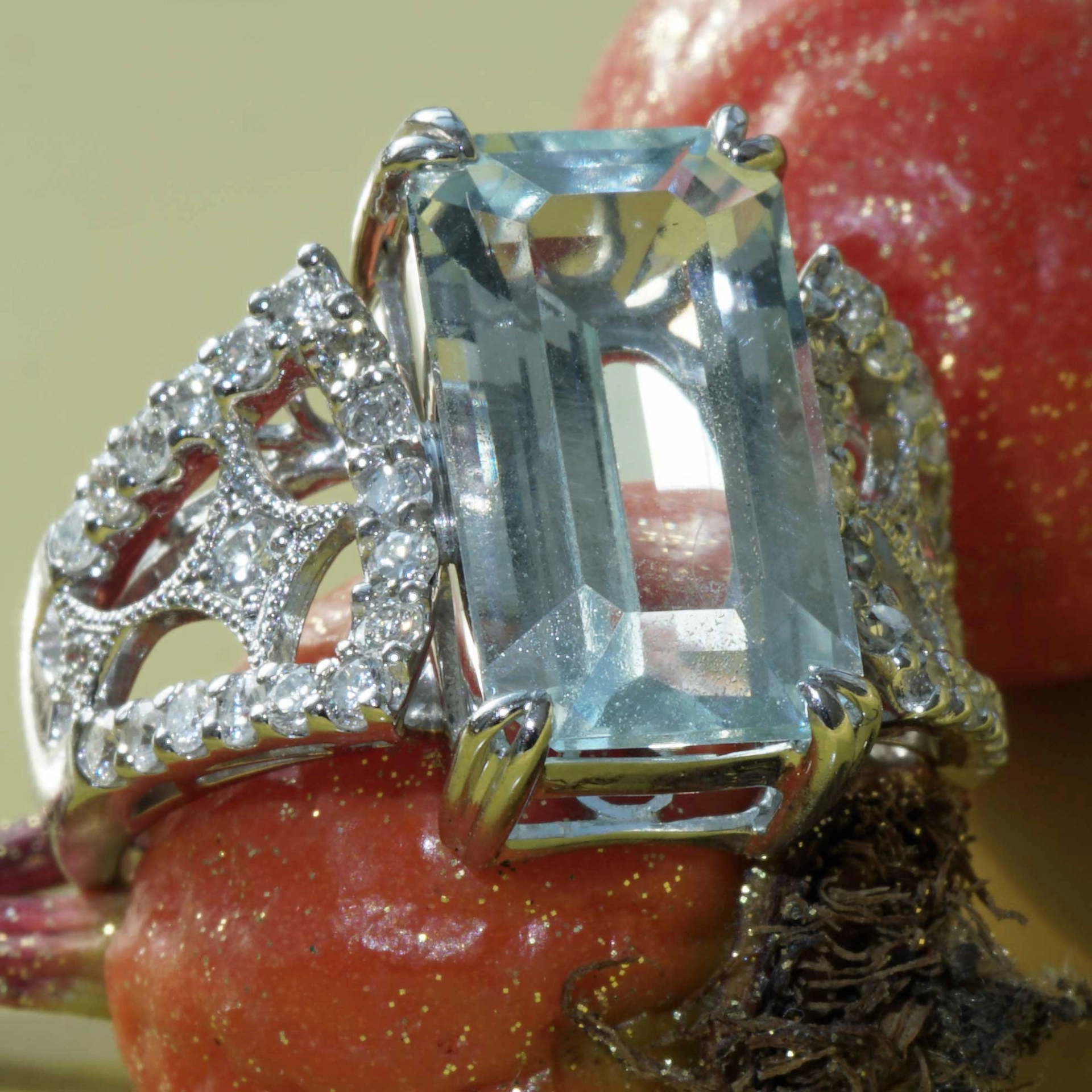 Aquamarin Brilliant Ring 900 Platinum 4.40 0.52  ct...so elaborately designed