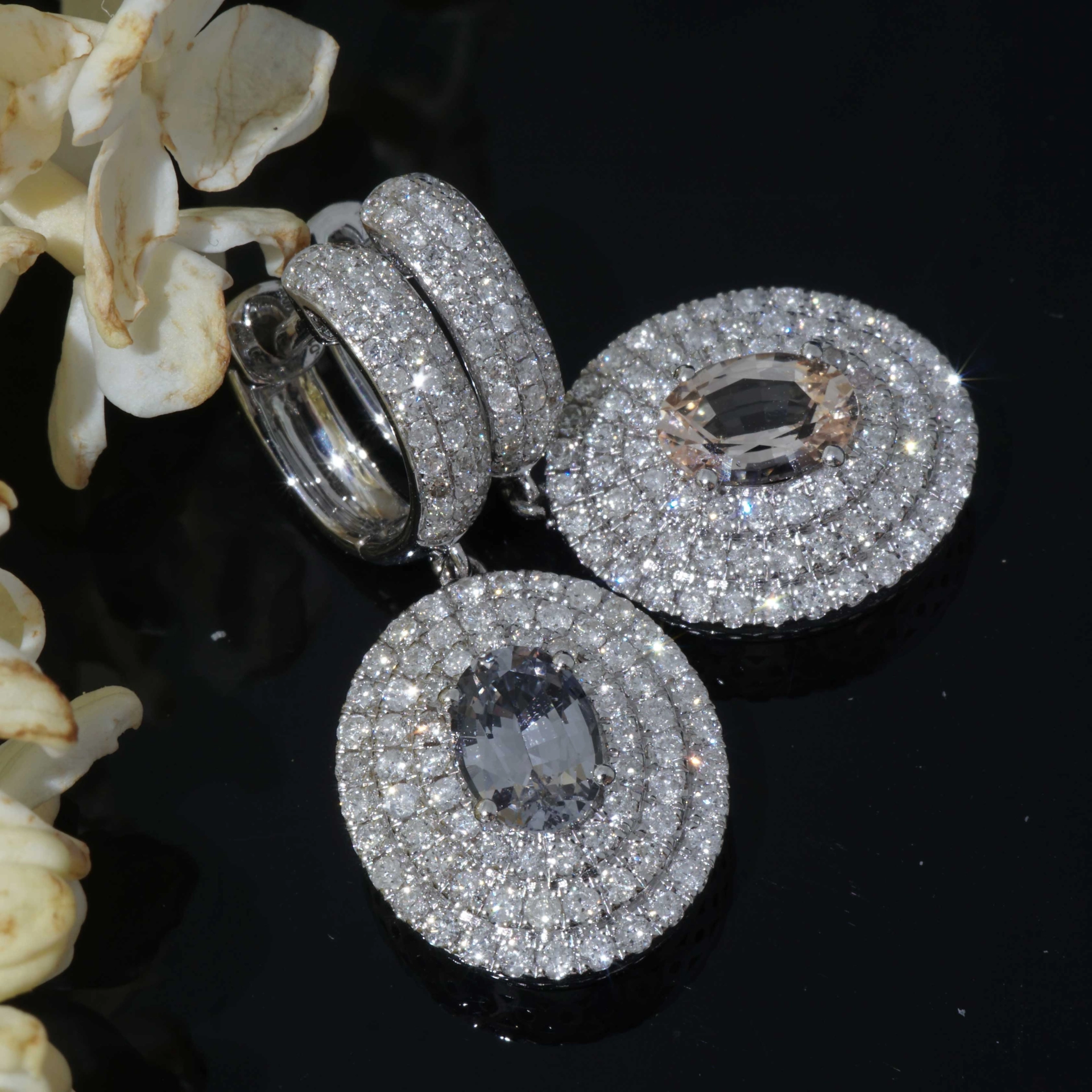 Saphire Brilliant Earrings 18 kt White Gold Ilakaka Mine Madagascar natural Color
