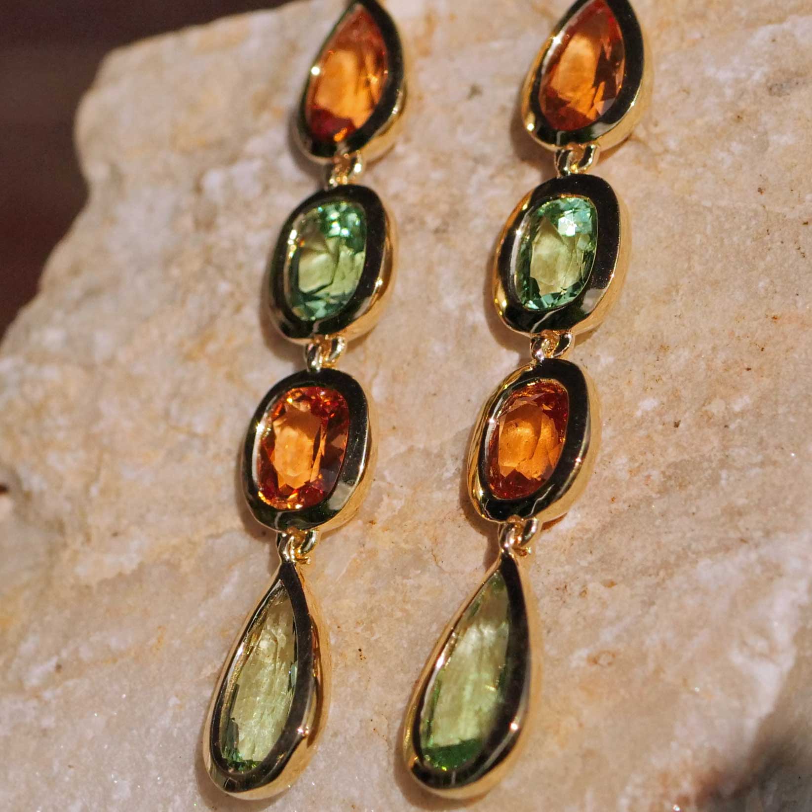 Rare Mandarin Garnet Brilliant Tsavorite Earrings 750 Yellow Gold 6.21 ct 0.24 ct Exceptional Color Orange and Green