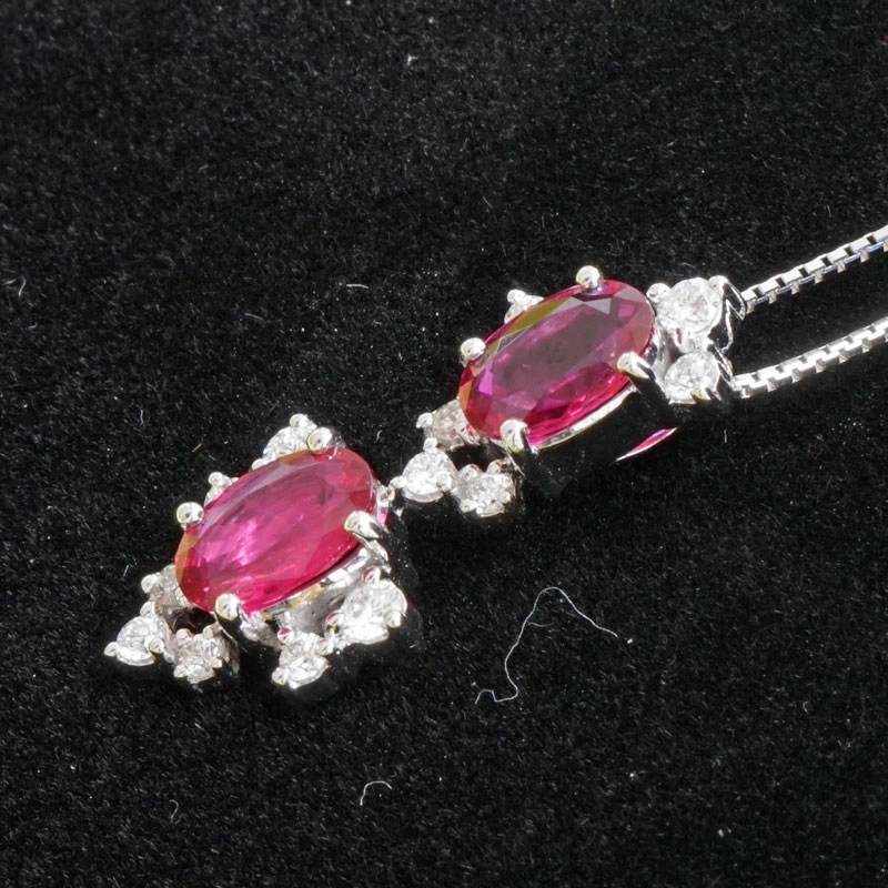 Ruby Diamond Pendant 18 kt Whitegold....romantic Arrangement