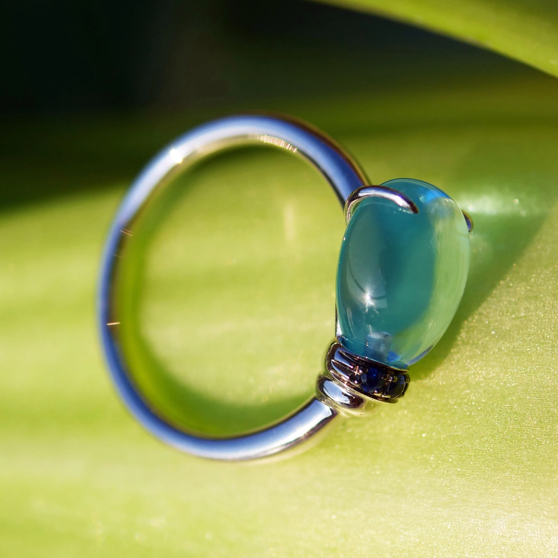 Bluetopas Saphire Ring 18 kt Whitegold....Bella Italia