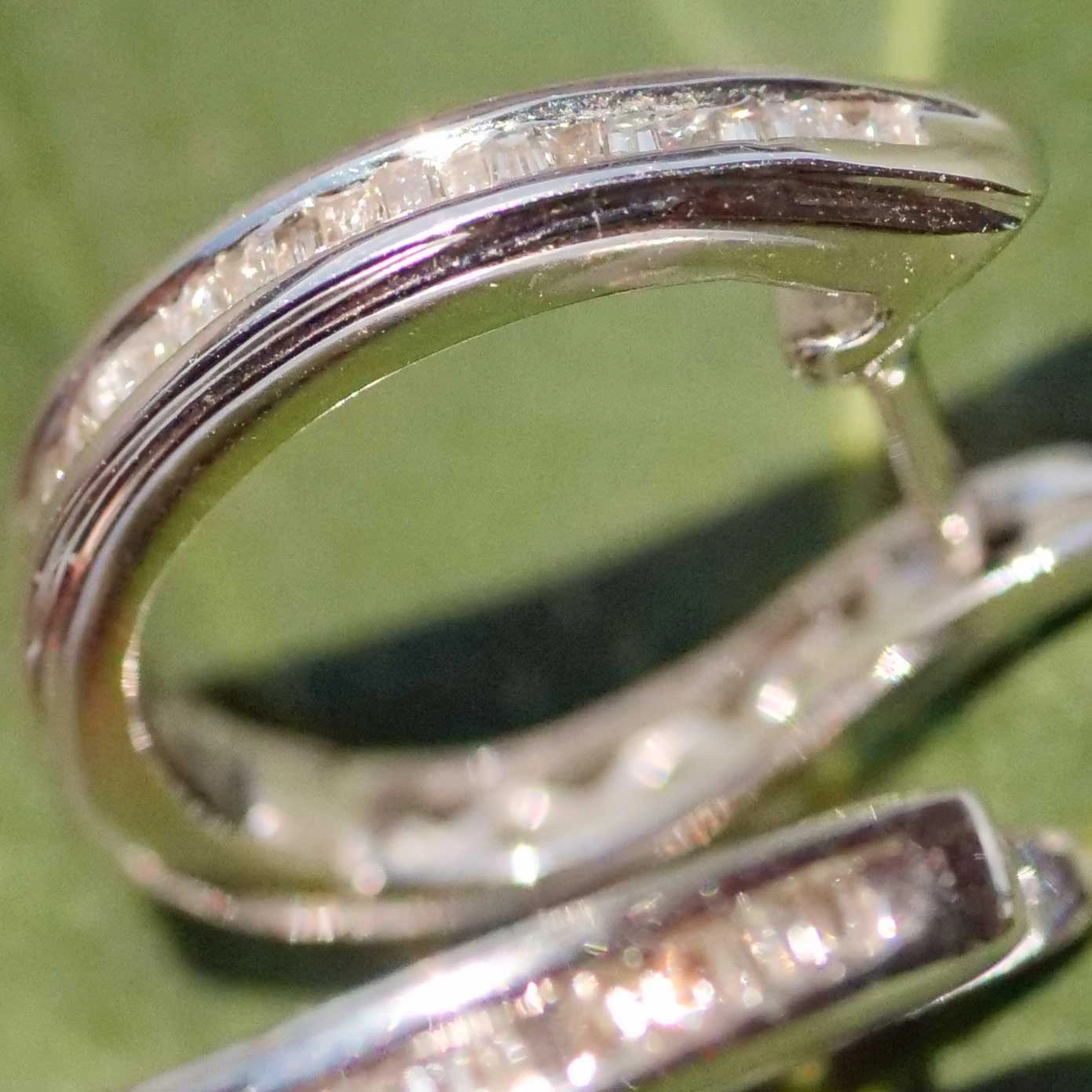 Diamond hinged hoop Earrings 0.25 ct 18 kt Whitegold ideal for hanging Pendants