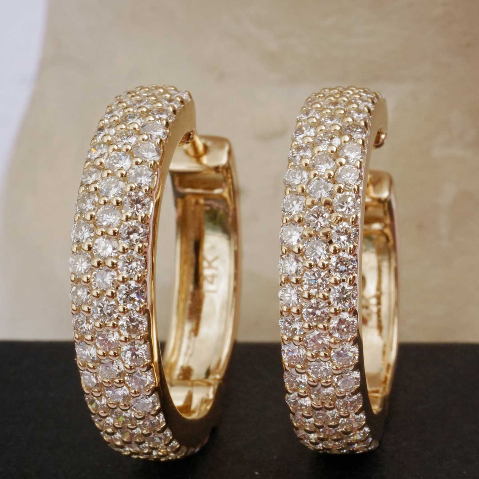 Brilliant folding hoop earrings 1.39 ct TW VS laboratory diamonds in 585 yellow gold.... for a fraction of the price of a natural diamond