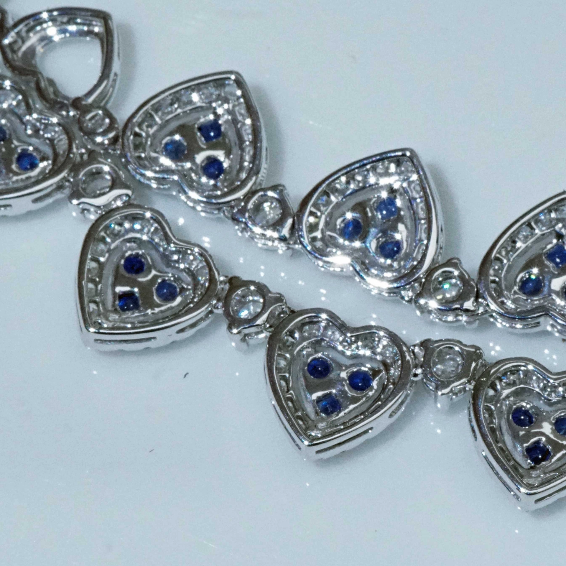 Brilliant Saphire Necklace 4.40 ct  3 ct ......so many Hearts 18 White Gold