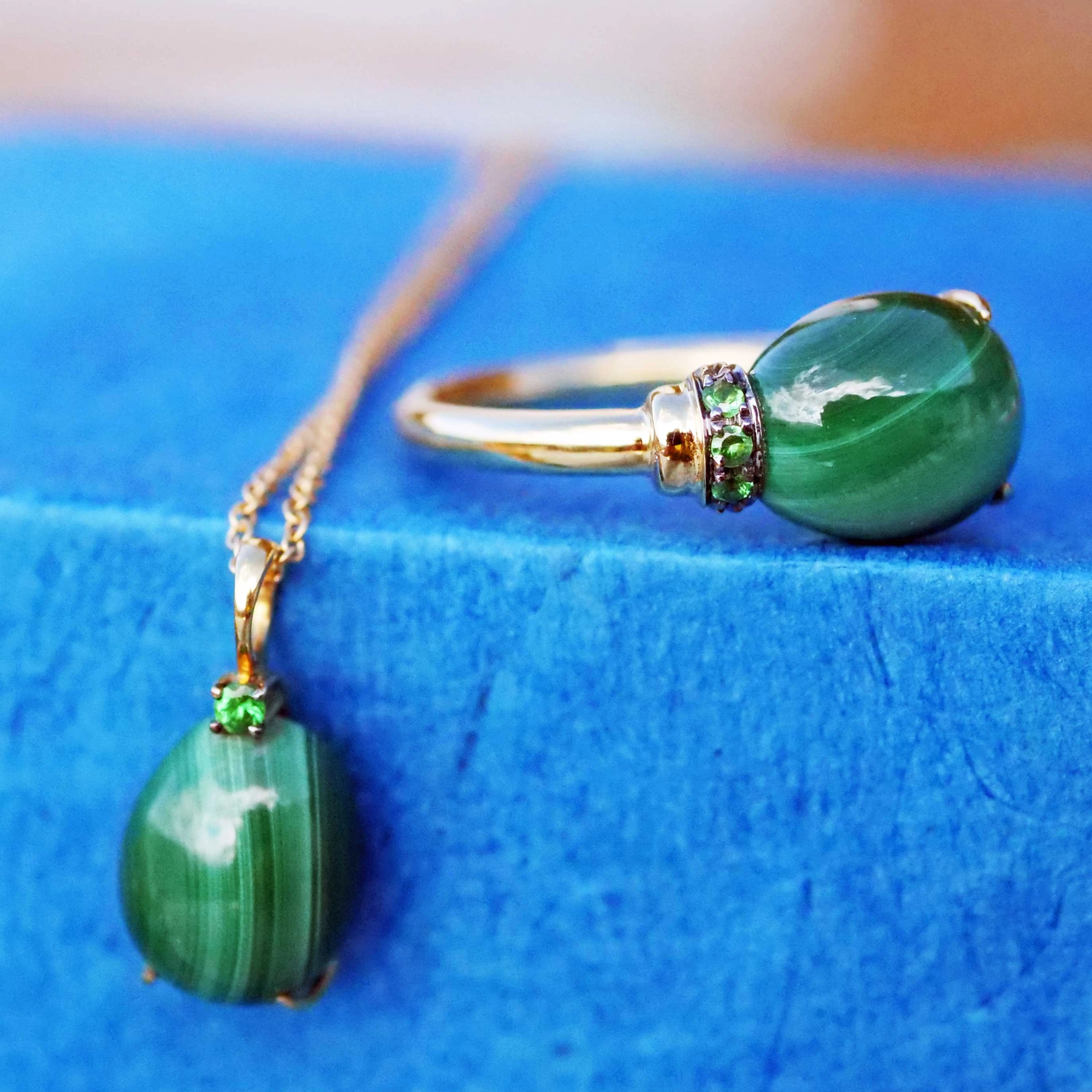 Drop Pendant...soo sweet...with Malachite  and tsavorithe...made in Italy