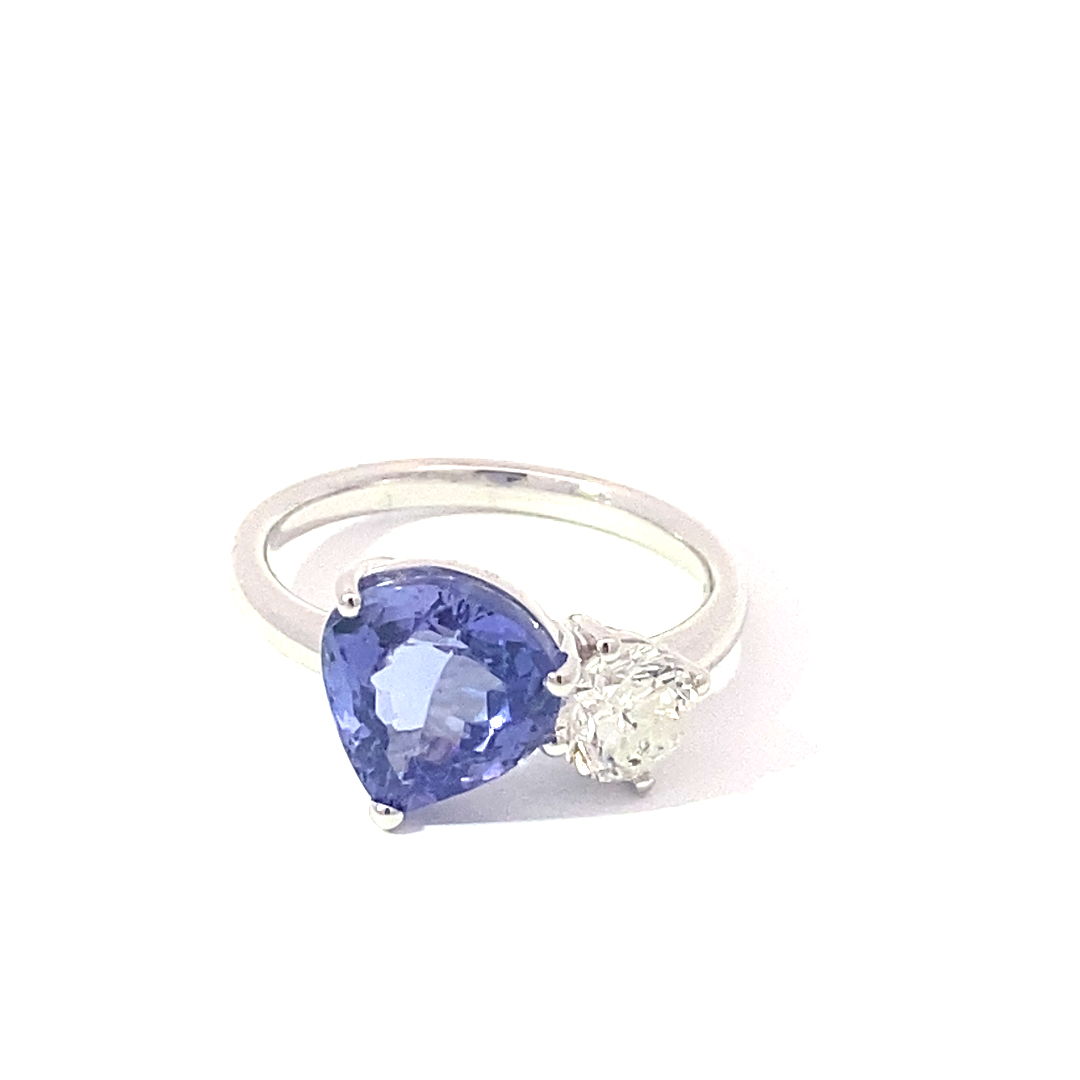 Tanzanite Brilliant Ring 750 White Gold 2.30 ct 0.42 ct great Design to combine as a Plug-in 