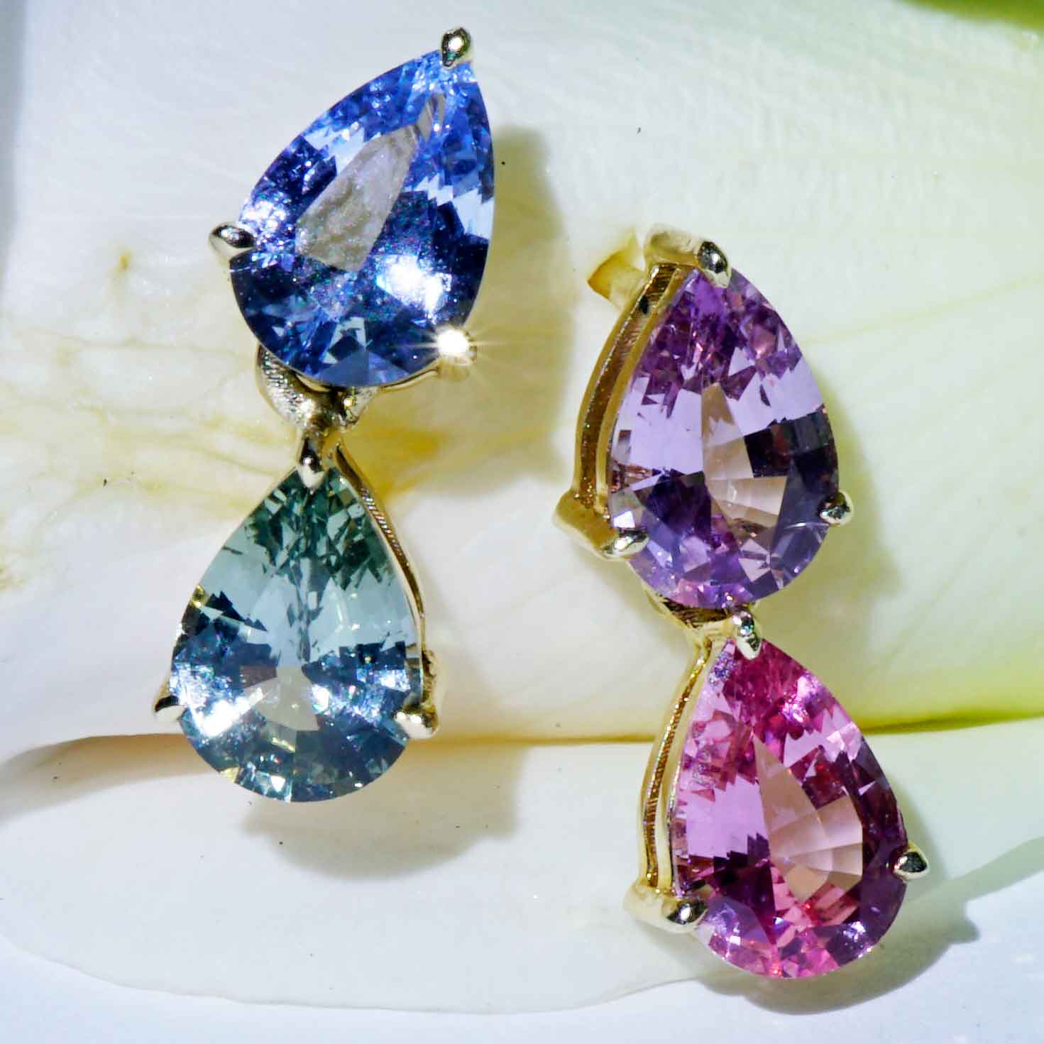 Great Saphire Earrings Multicolor appr. 2.14 ct  14 kt Yellow Gold from Ilanka Mine Madagascar
