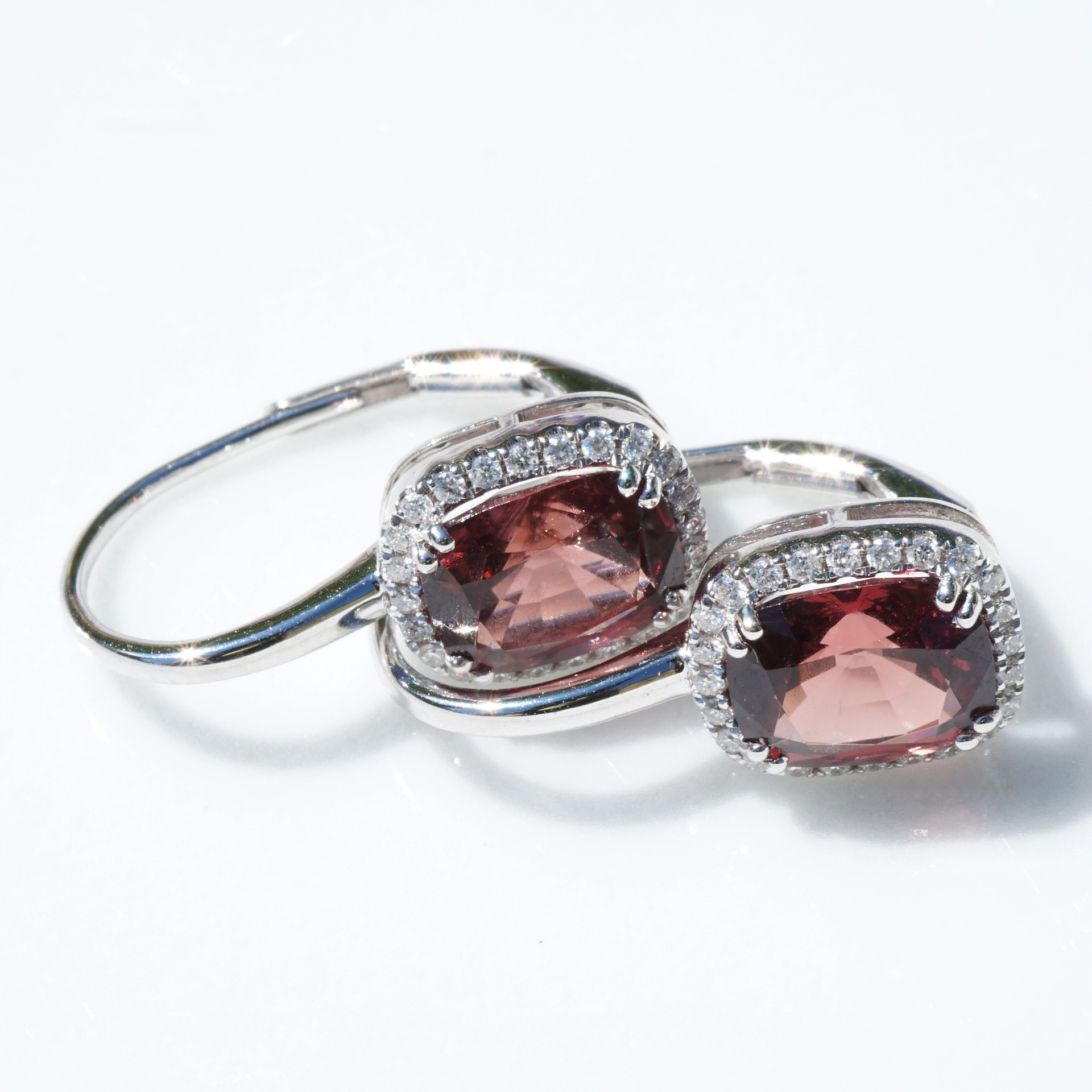 Spinel Diamond Earrings 18 kt Whitegold....from Burma popular Color 