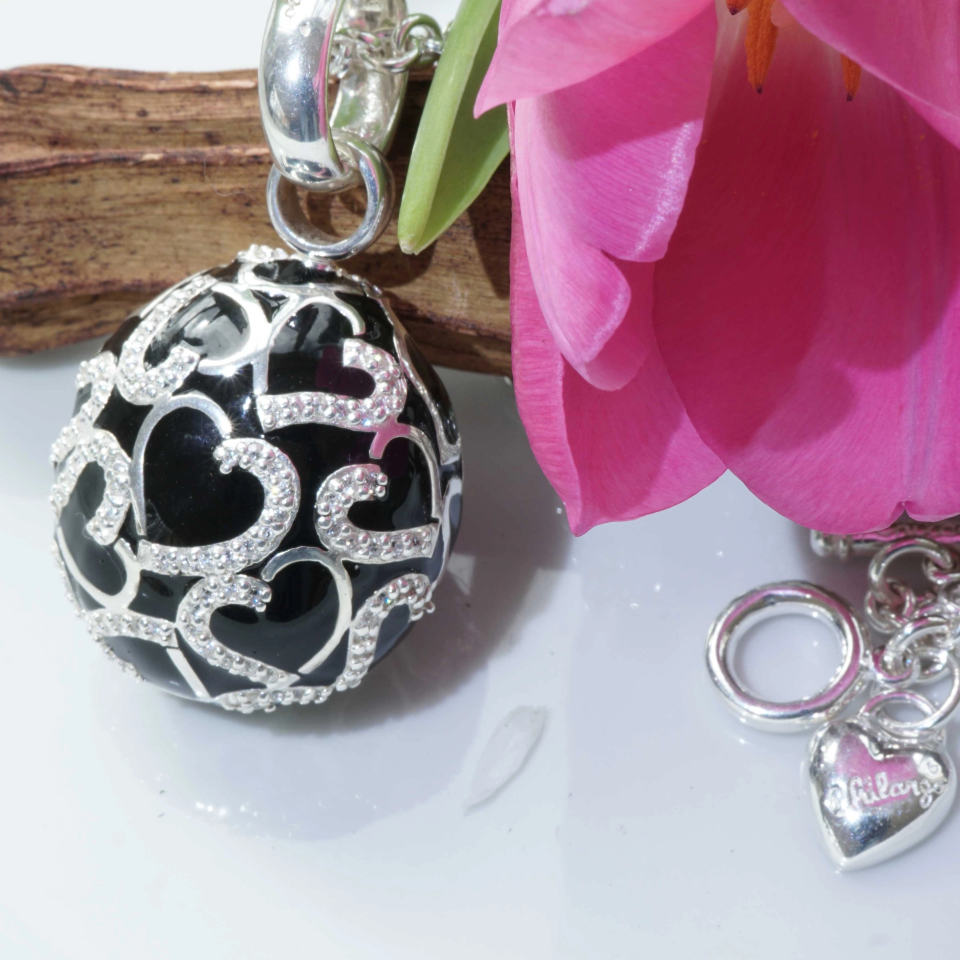Chilango Pendant Faberge Style Heart Black 925 Silver Enamel