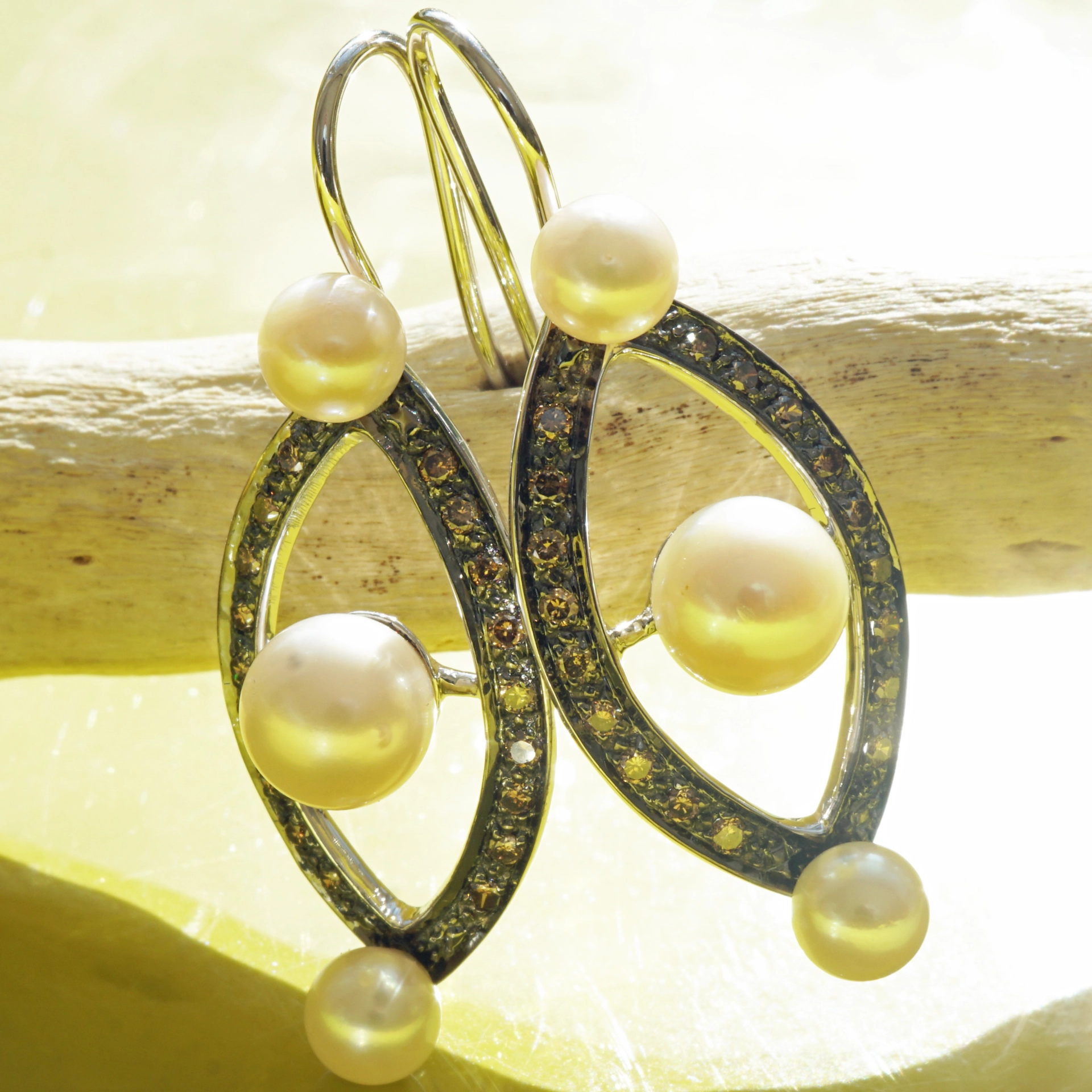 Brillant Perl Ohrhänger 750er Weissgold Ellipse Rivoire 0.44 ct schwarz-weiss 40 x 14 mm