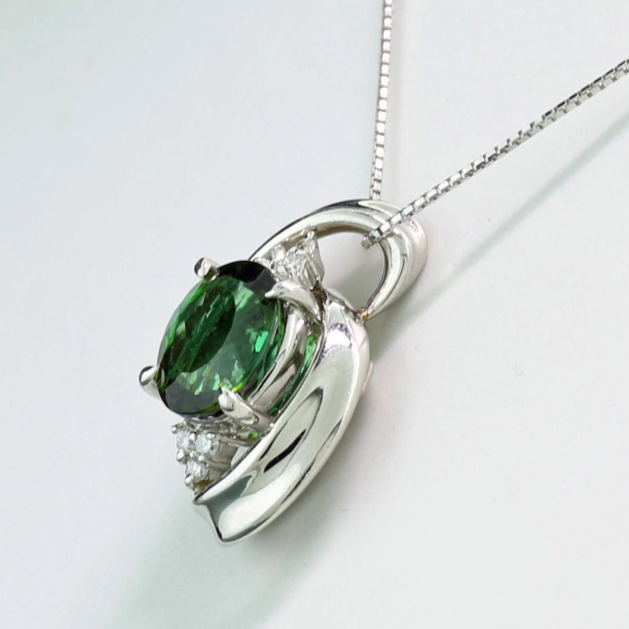 Tourmaline Brilliant Pendant with chain 900 Platinium