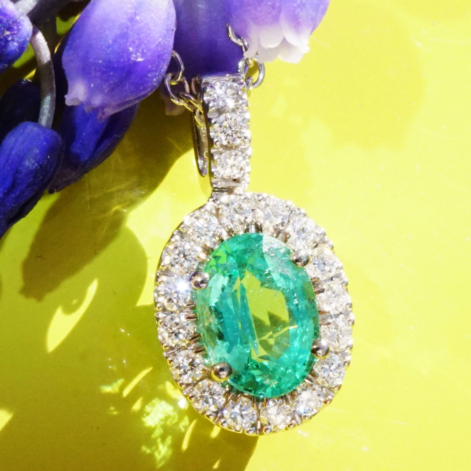 Top Emerald Brilliant Pendant with Chain 18 kt White Gold 0.73 ct AAA+