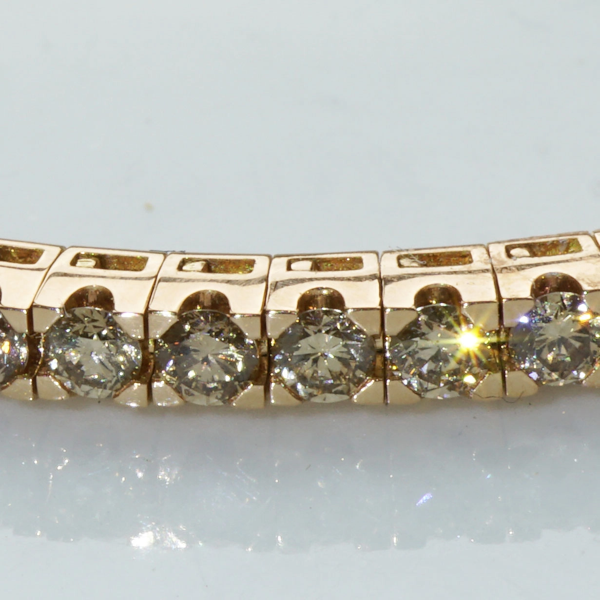 The hottest amazing piece of jewelry Flexi Bracelet 3.77 ct VS
