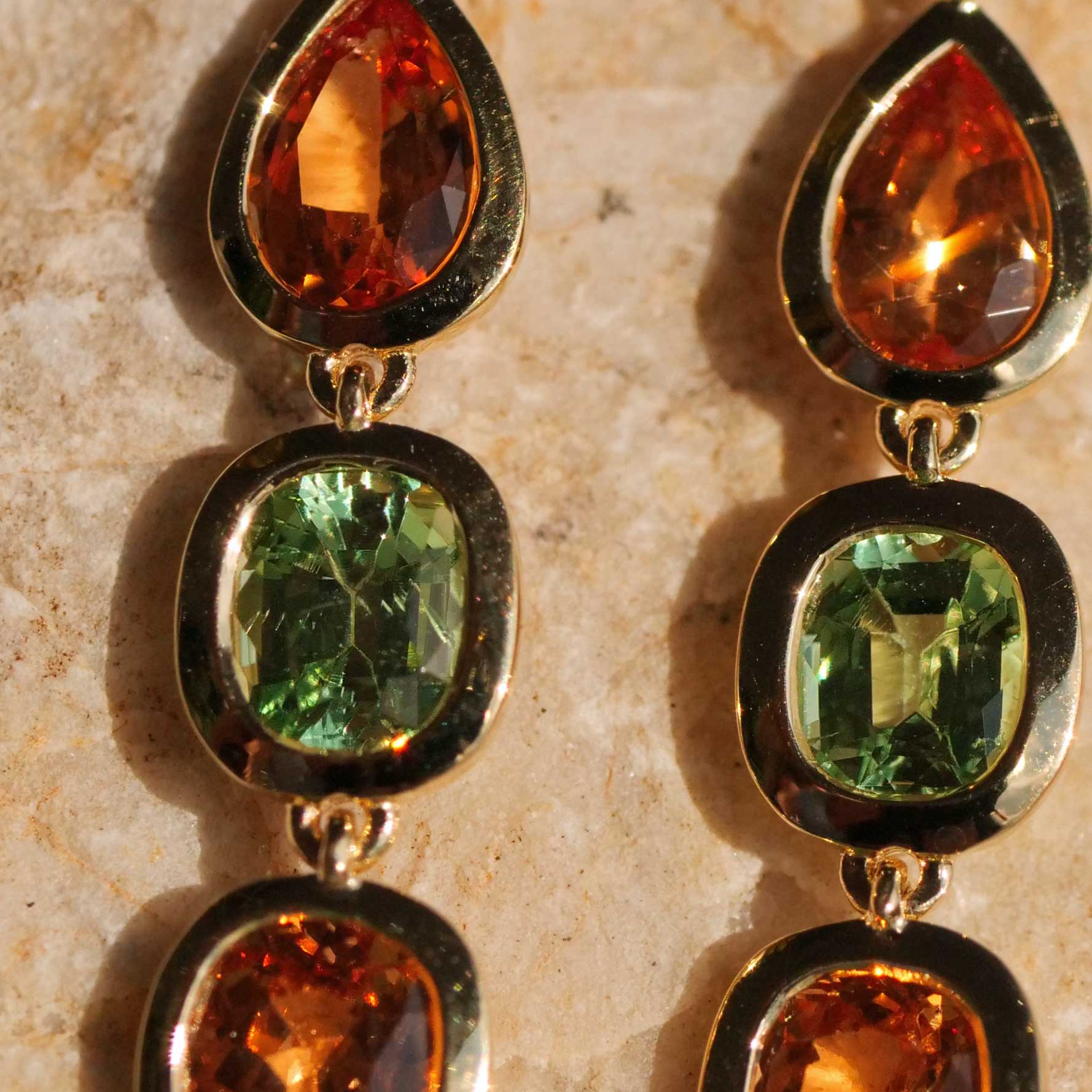 Rare Mandarin Garnet Brilliant Tsavorite Earrings 750 Yellow Gold 6.21 ct 0.24 ct Exceptional Color Orange and Green